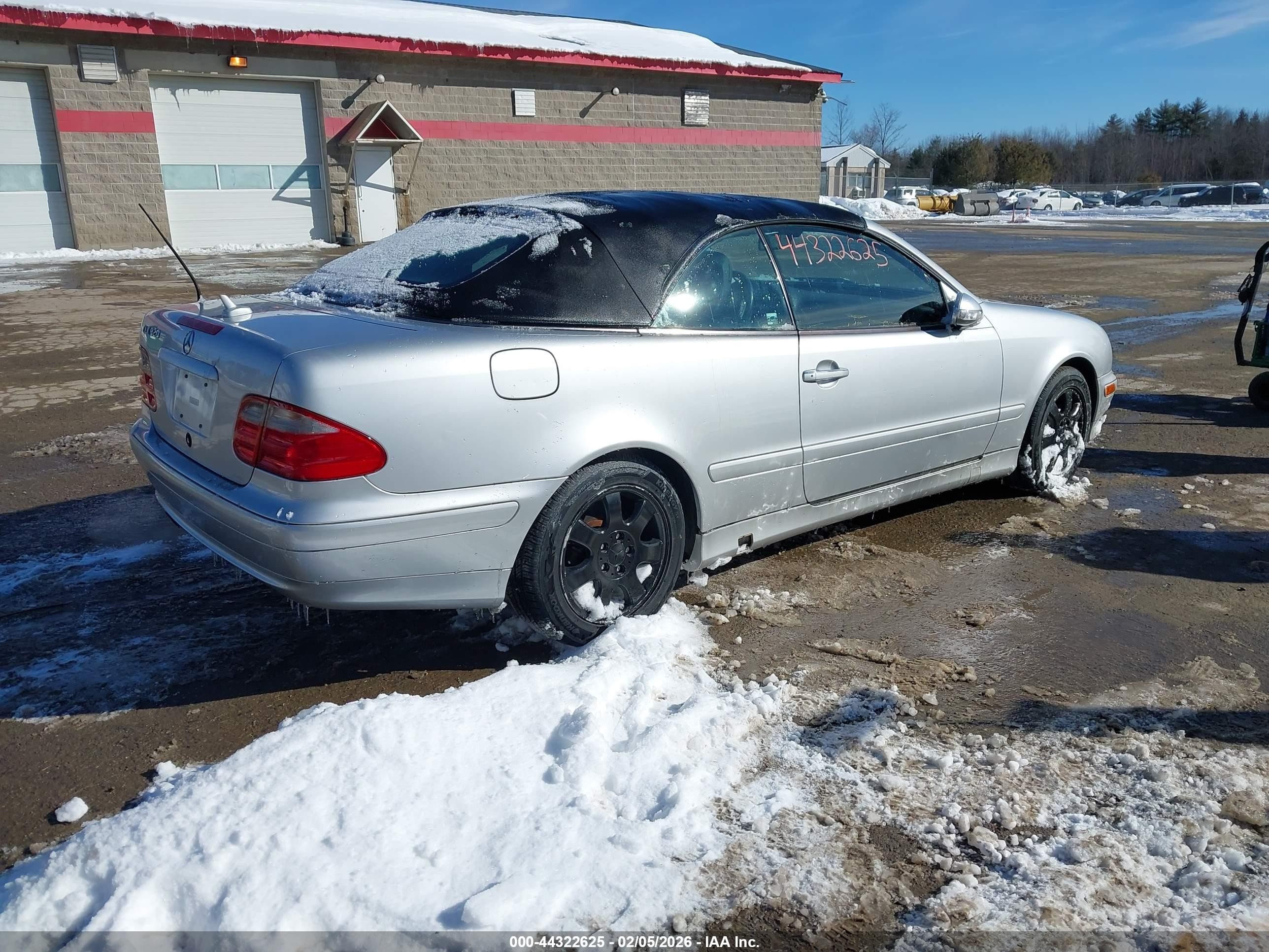 2002 Mercedes-benz Clk 320   Silver vin: WDBLK65G92T114434