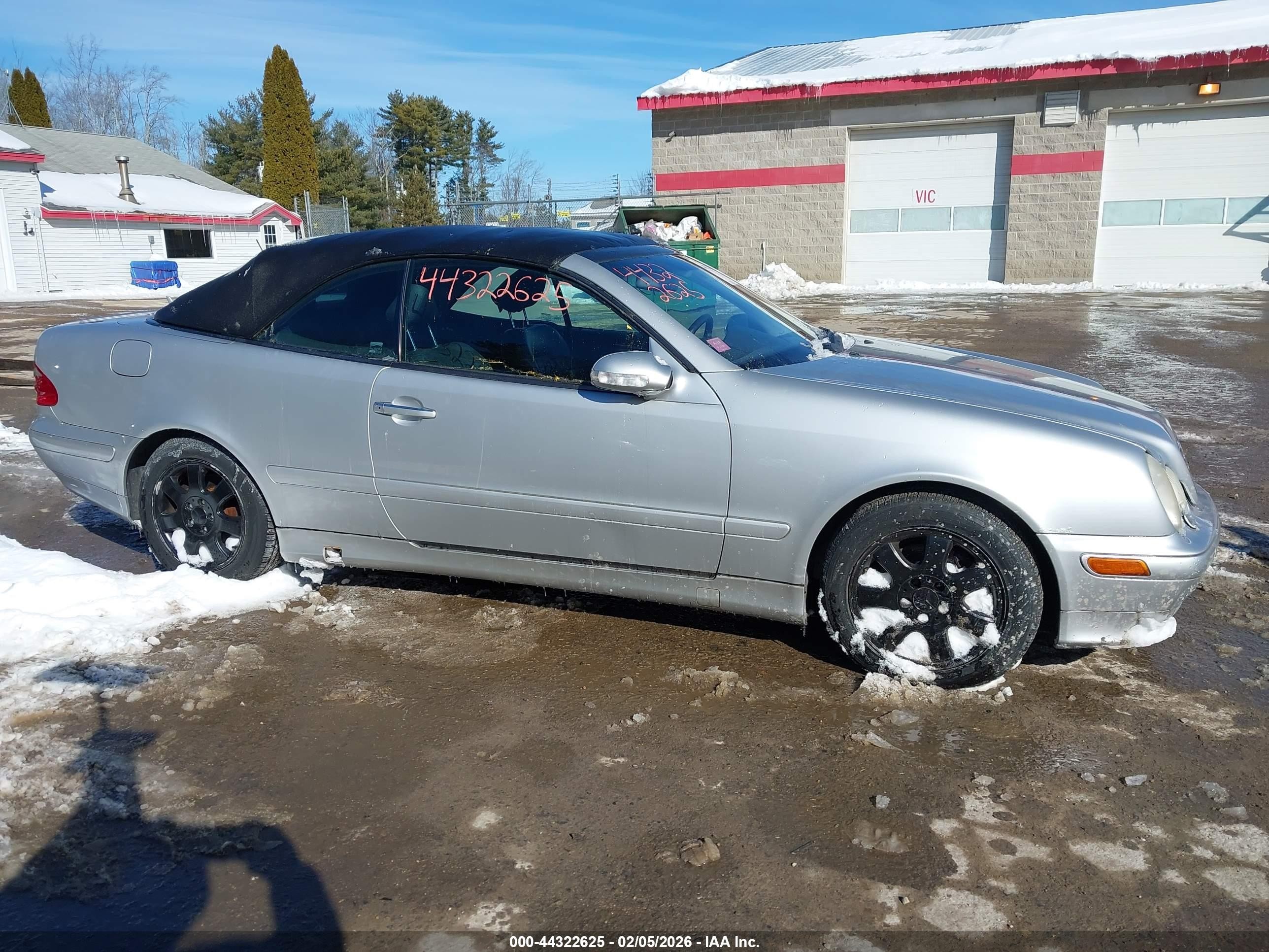 2002 Mercedes-benz Clk 320   Silver vin: WDBLK65G92T114434