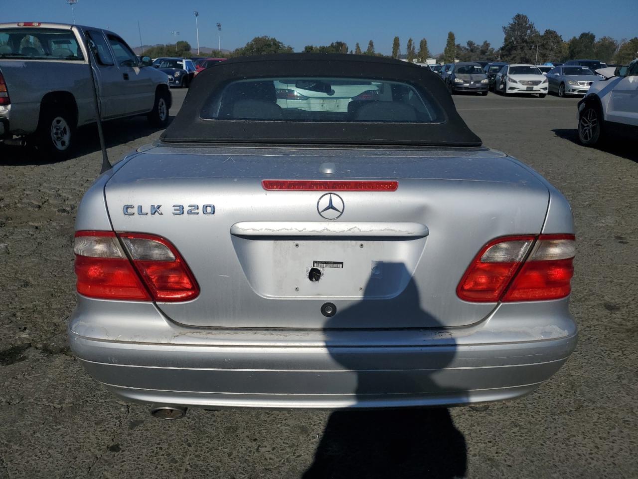 2002 Mercedes-benz Clk 320 Silver vin: WDBLK65G92T116202