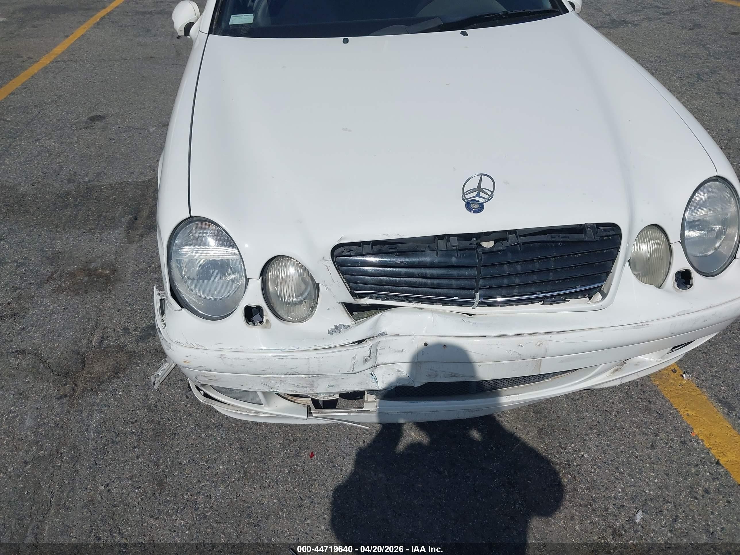 2002 Mercedes-benz Clk 320   White vin: WDBLK65G92T124798