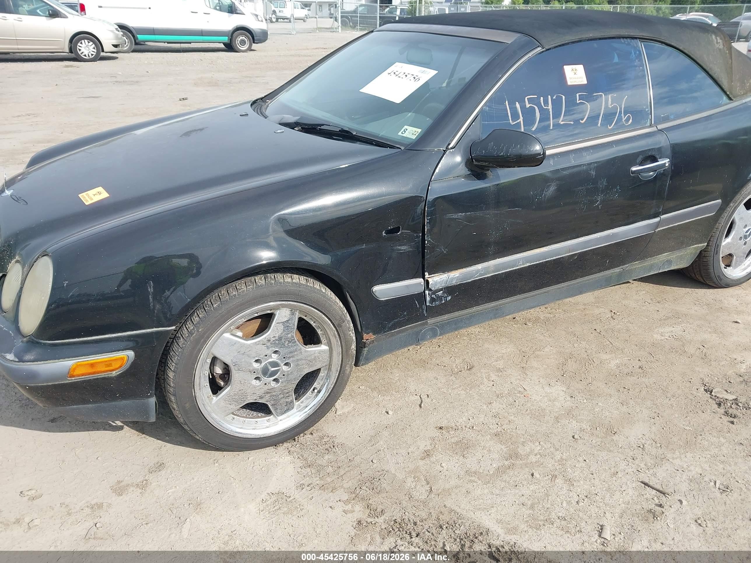 1999 Mercedes-benz Clk 320   Black vin: WDBLK65G9XT007133