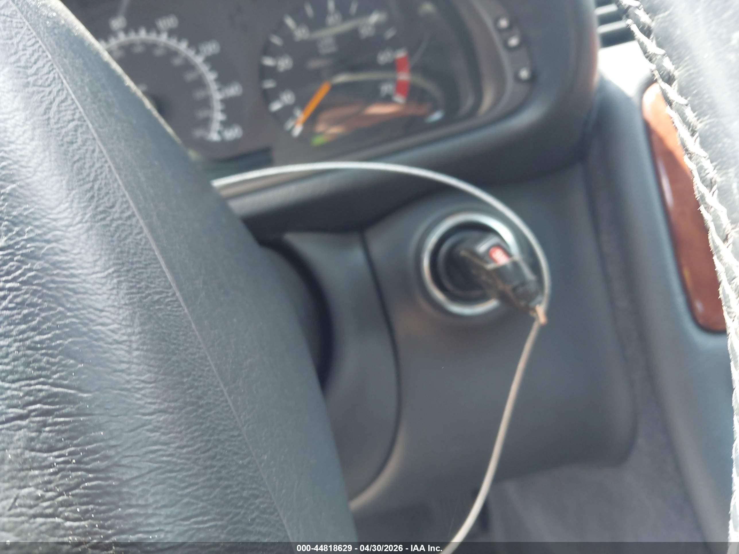 1999 Mercedes-benz Clk 320   Красный vin: WDBLK65G9XT015152
