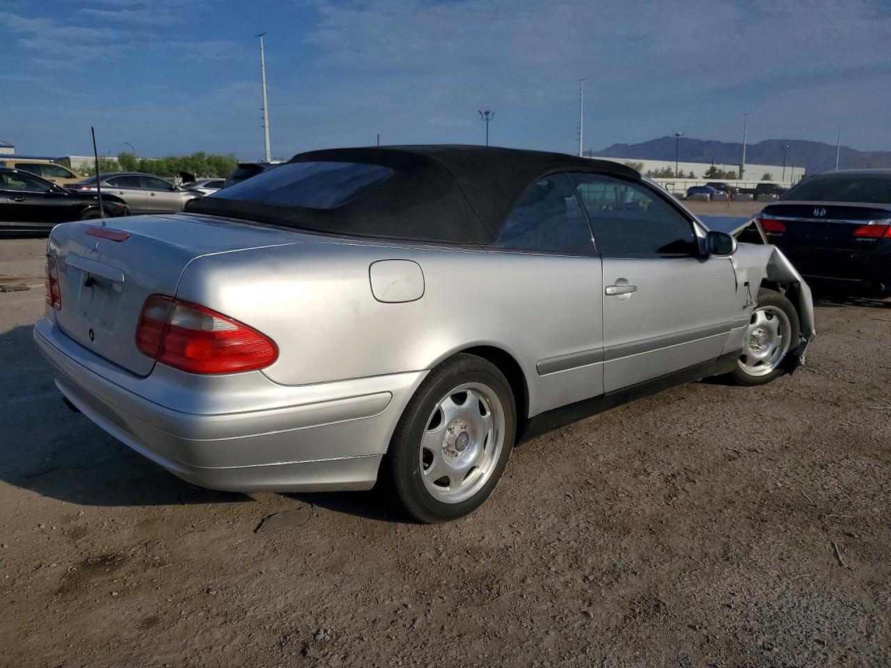 1999 Mercedes-benz Clk 320 Silver vin: WDBLK65G9XT017497