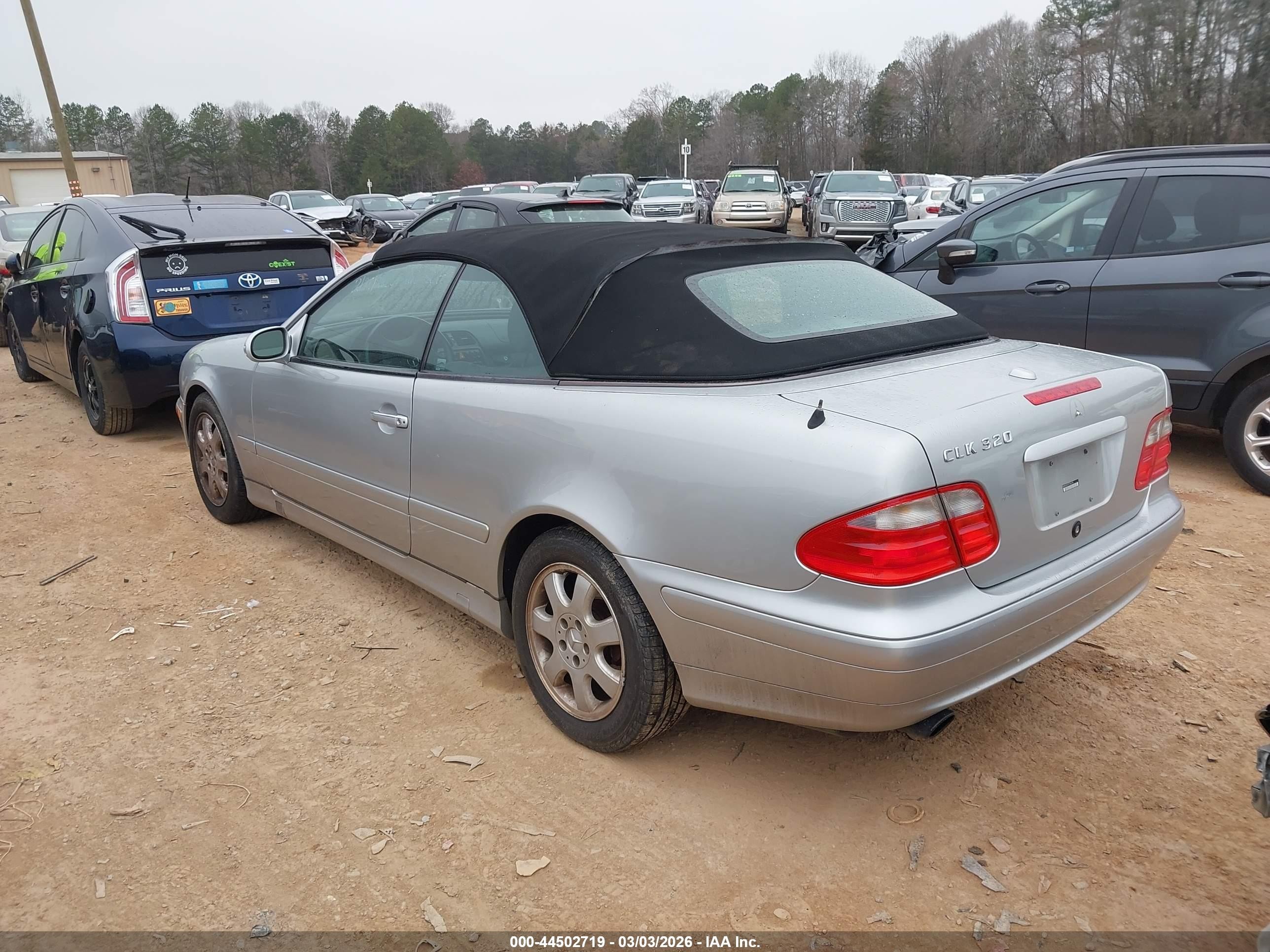 2000 Mercedes-benz Clk 320   Silver vin: WDBLK65G9YT046144
