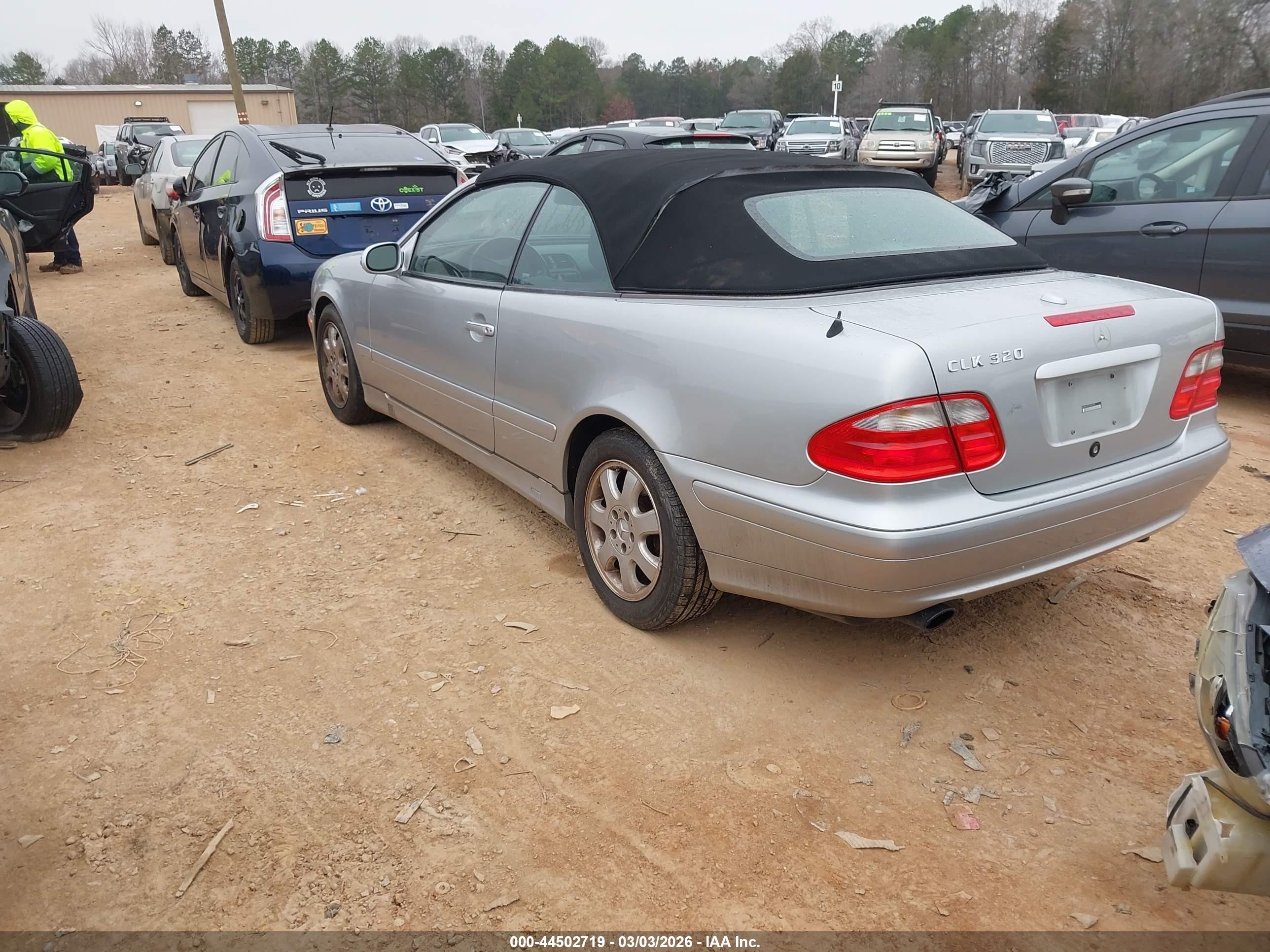 2000 Mercedes-benz Clk 320   Silver vin: WDBLK65G9YT046144