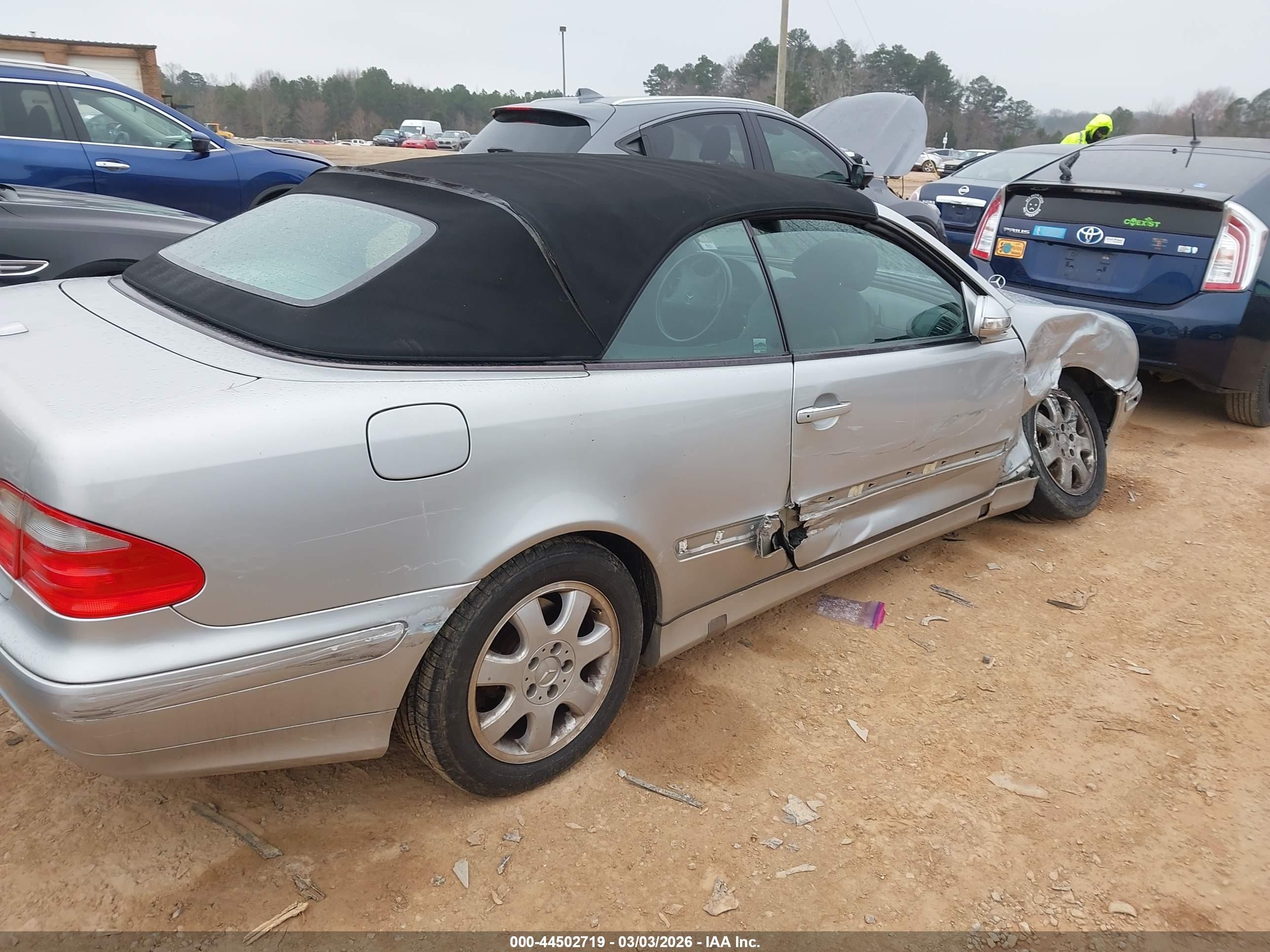 2000 Mercedes-benz Clk 320   Silver vin: WDBLK65G9YT046144