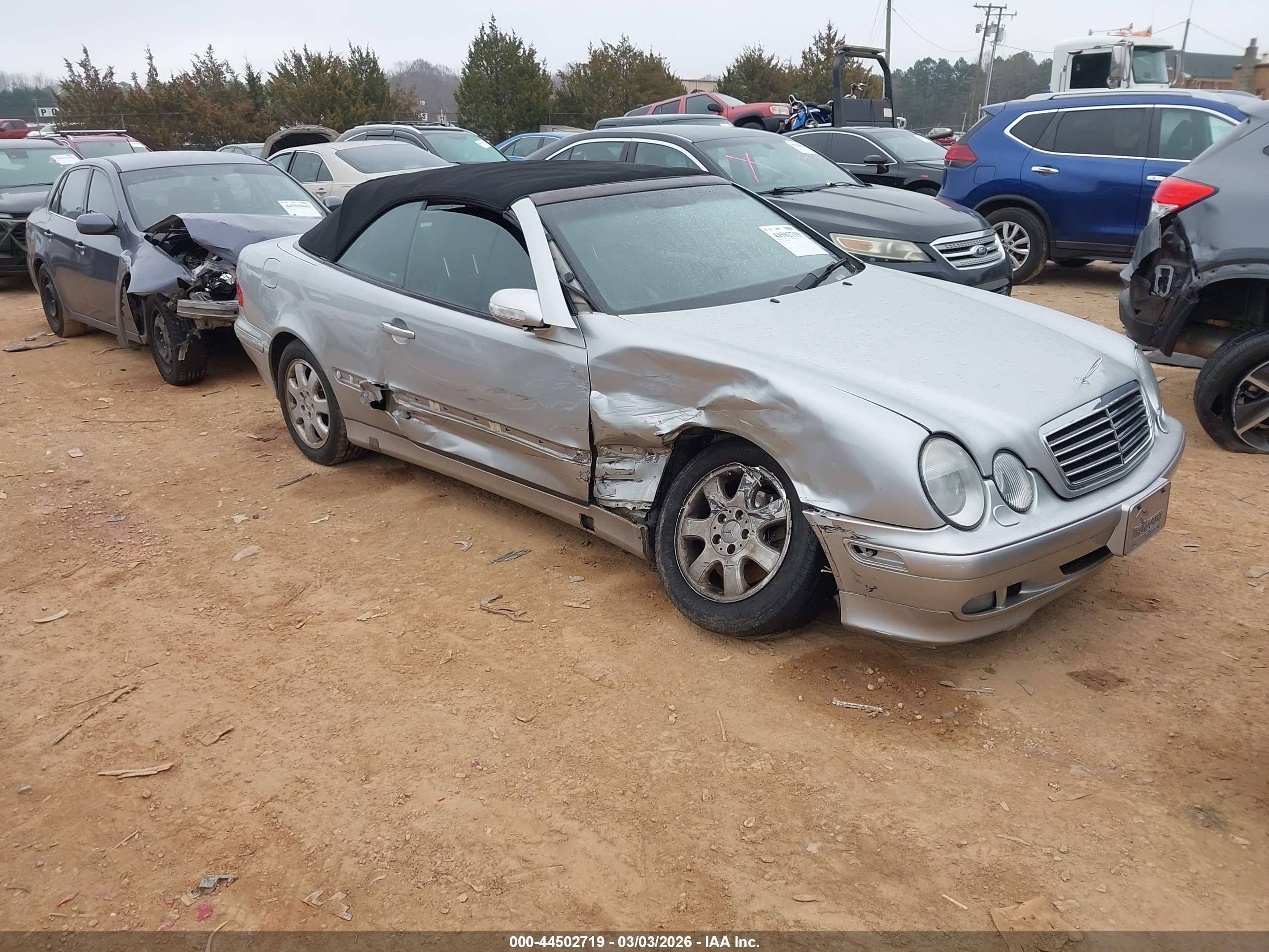 2000 Mercedes-benz Clk 320   Серебряный vin: WDBLK65G9YT046144