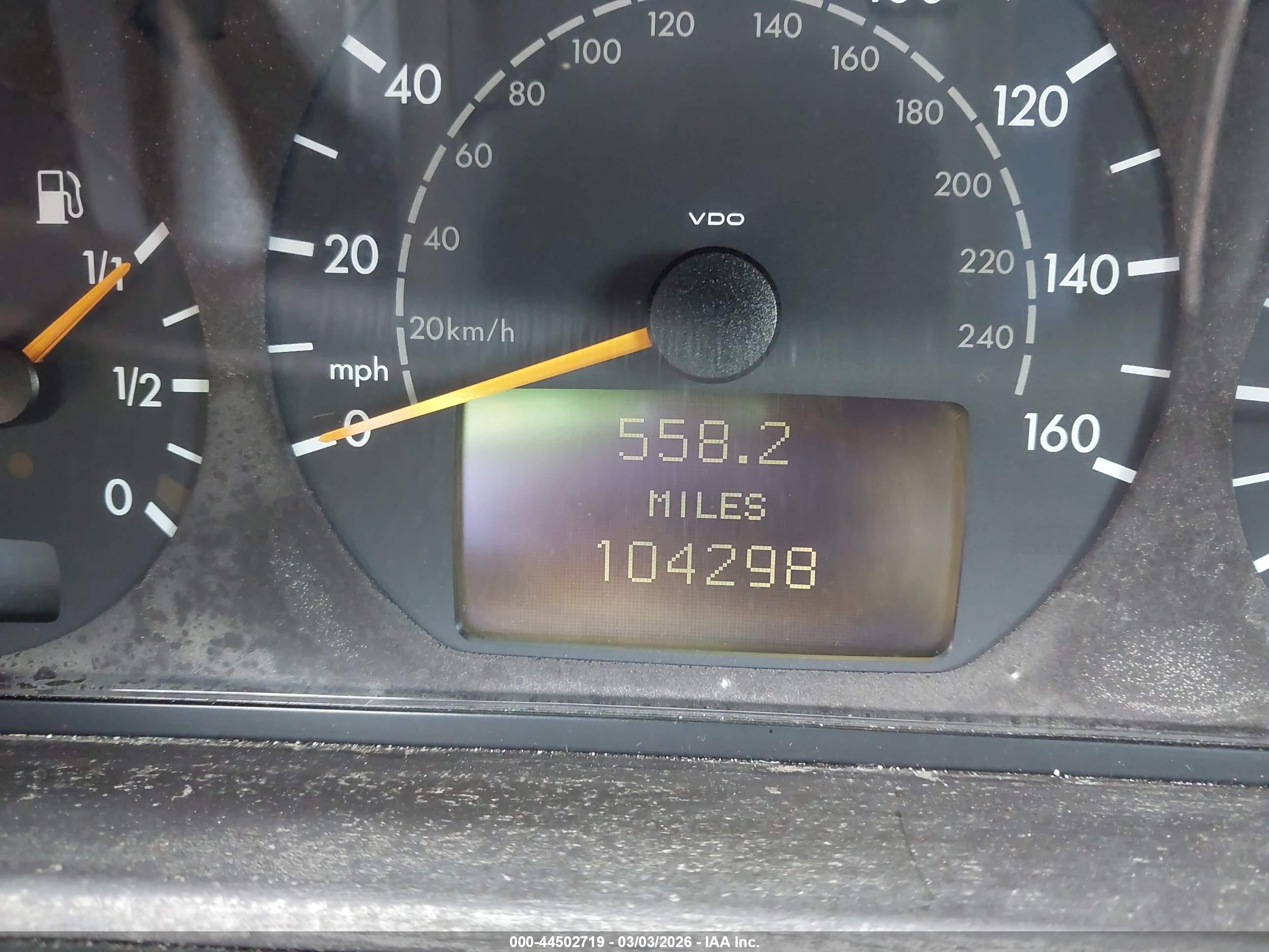 2000 Mercedes-benz Clk 320   Silver vin: WDBLK65G9YT046144
