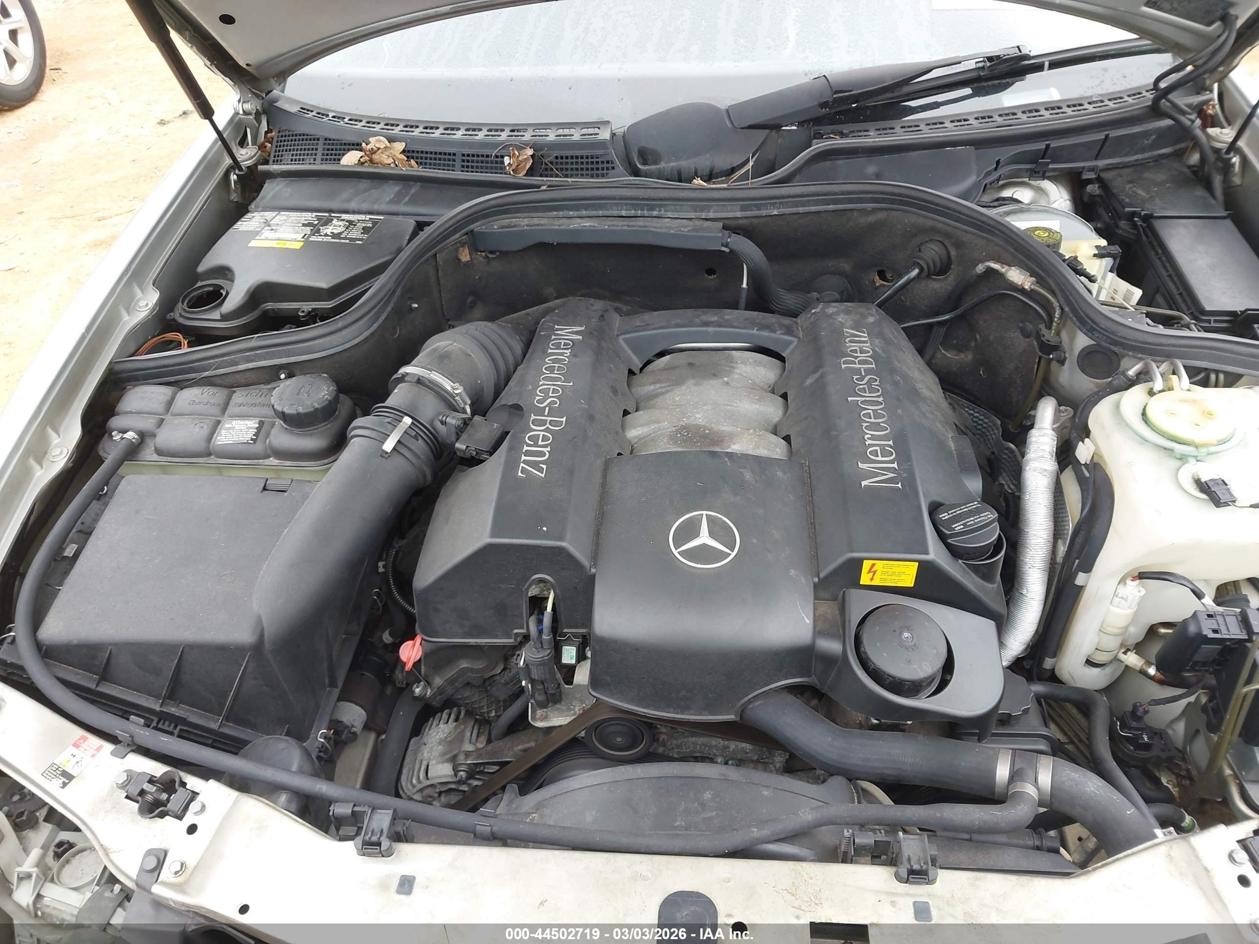 2000 Mercedes-benz Clk 320   Silver vin: WDBLK65G9YT046144