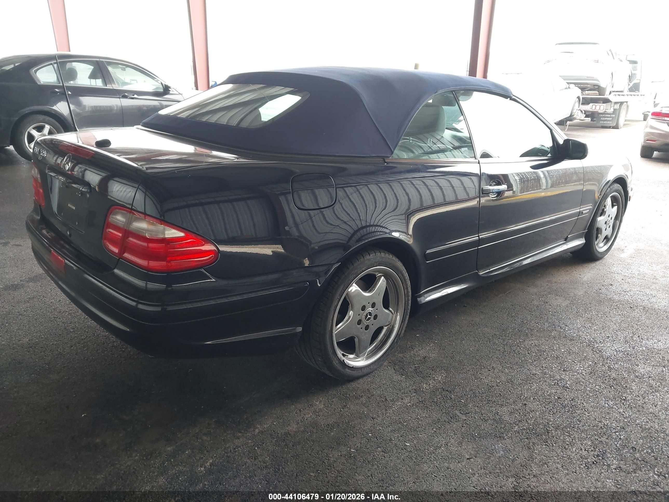 2002 Mercedes-benz Clk 320   Blue vin: WDBLK65GX2T112613