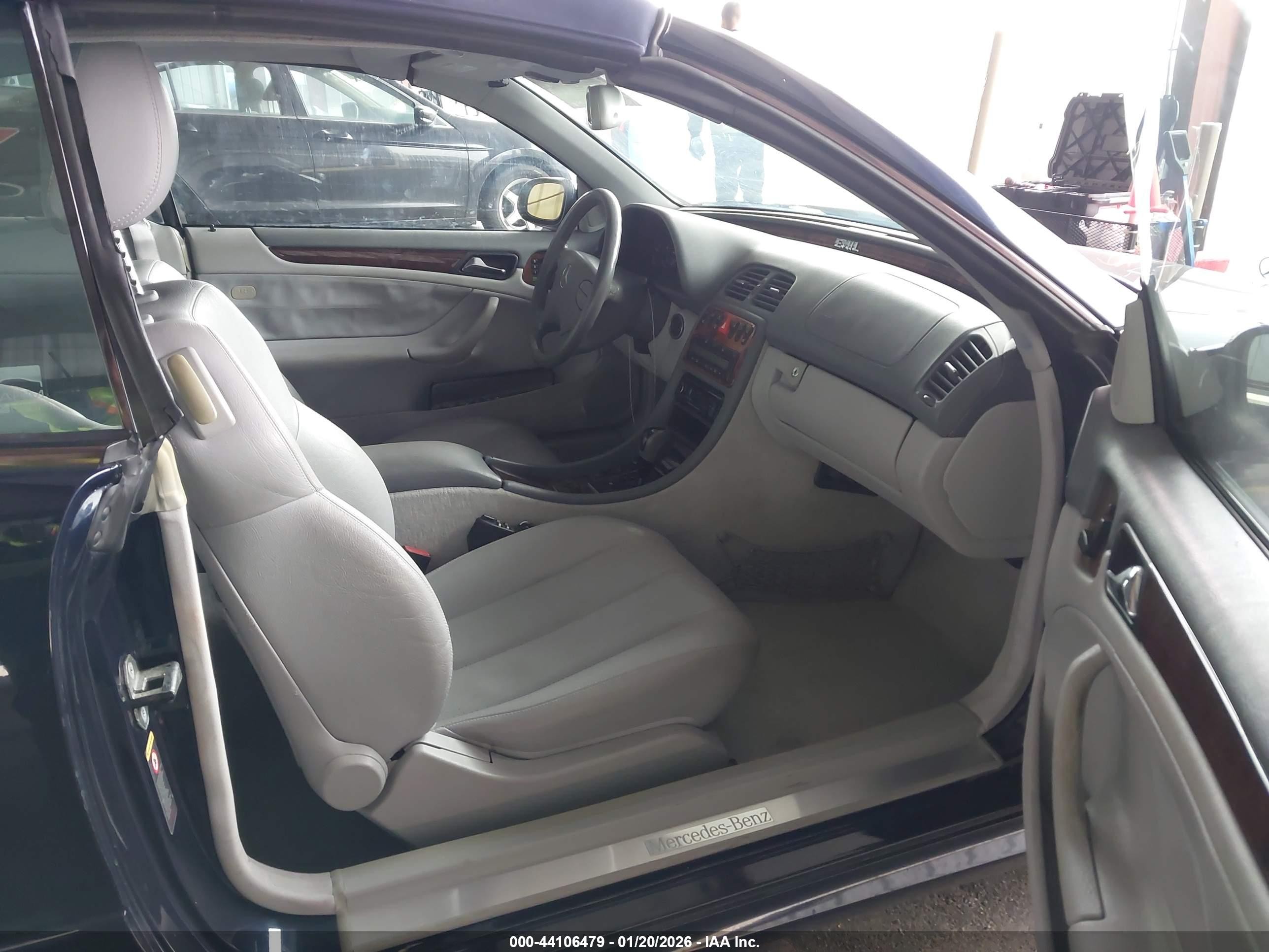 2002 Mercedes-benz Clk 320   Blue vin: WDBLK65GX2T112613