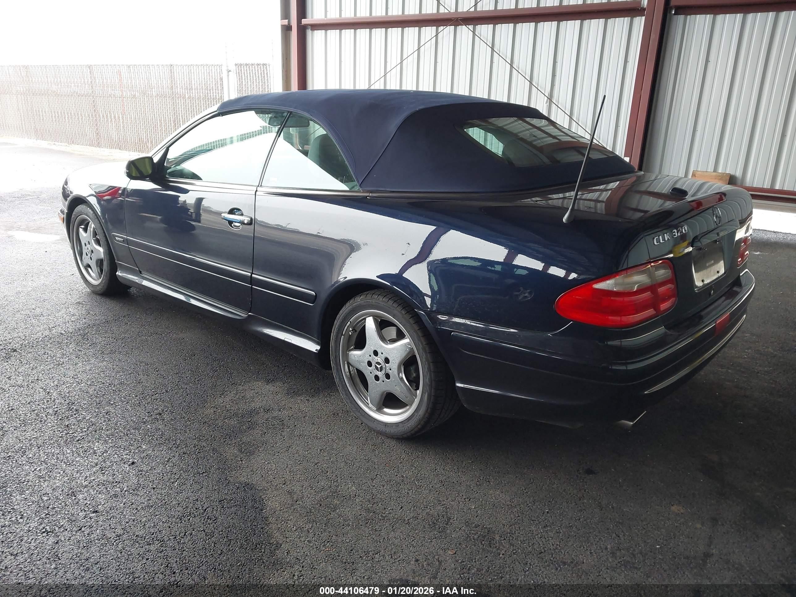 2002 Mercedes-benz Clk 320   Blue vin: WDBLK65GX2T112613