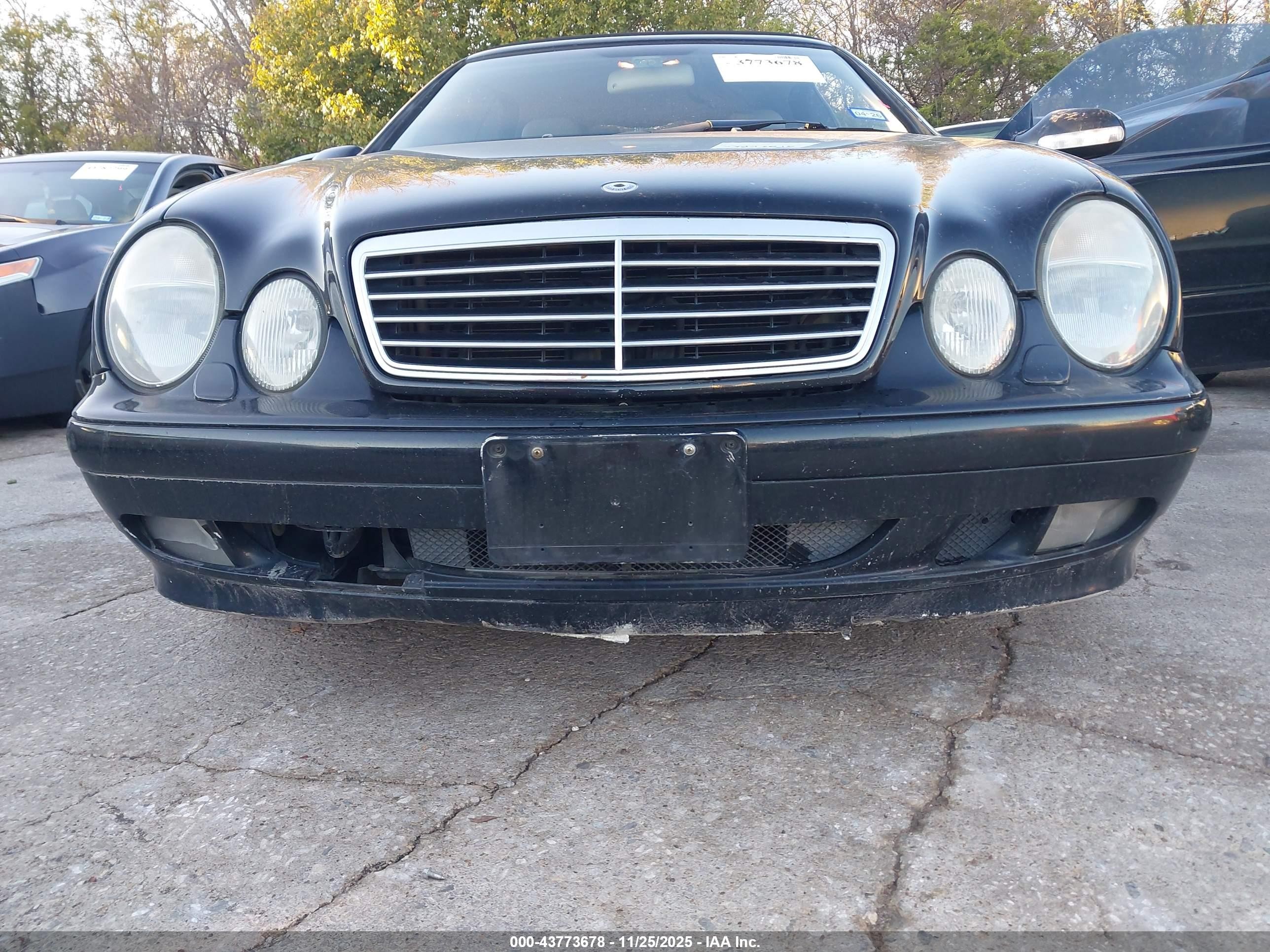 2002 Mercedes-benz Clk 320   Black vin: WDBLK65GX2T118606