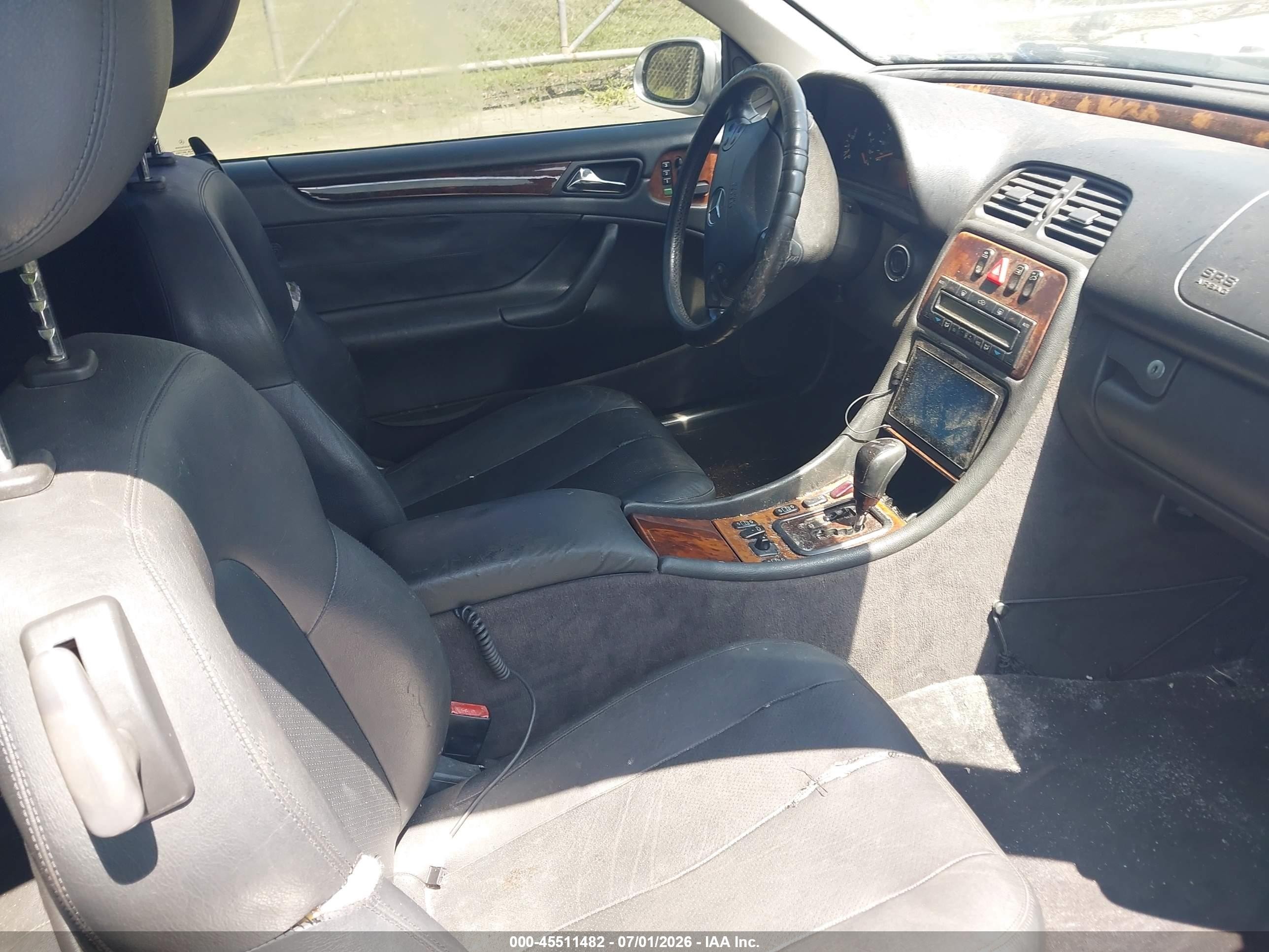 2003 Mercedes-benz Clk 320   Silver vin: WDBLK65GX3T134189