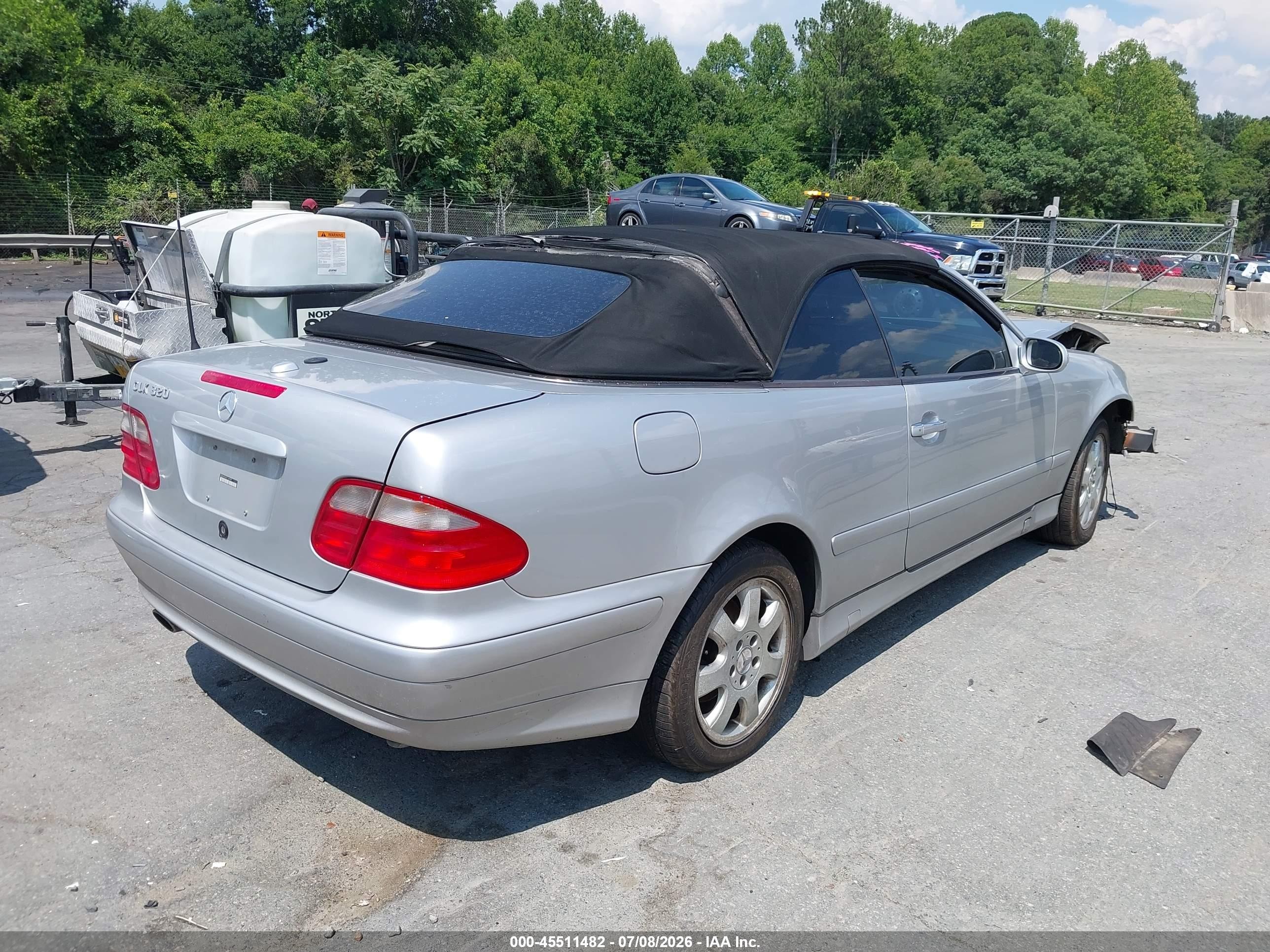 2003 Mercedes-benz Clk 320   Silver vin: WDBLK65GX3T134189
