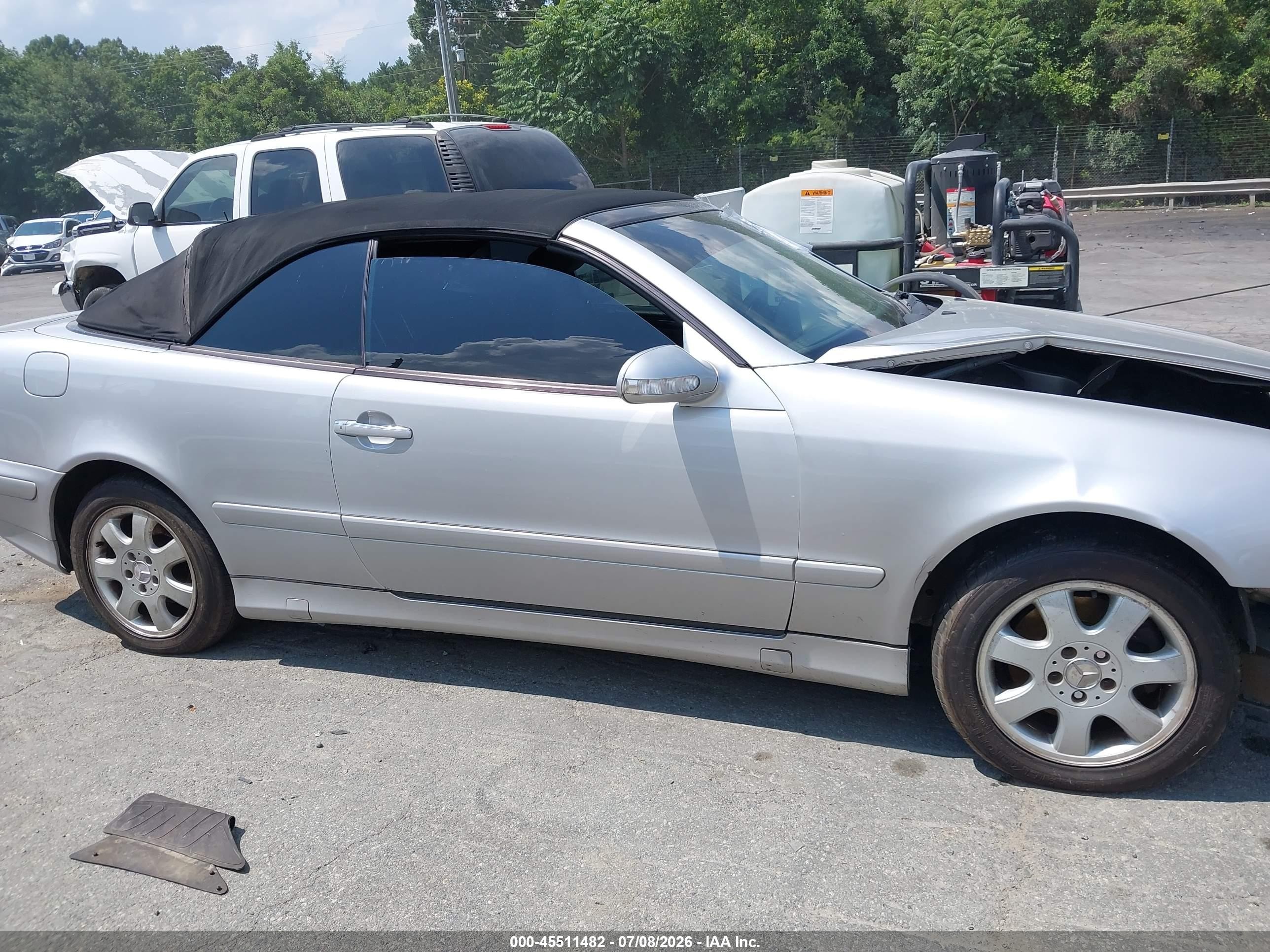 2003 Mercedes-benz Clk 320   Silver vin: WDBLK65GX3T134189