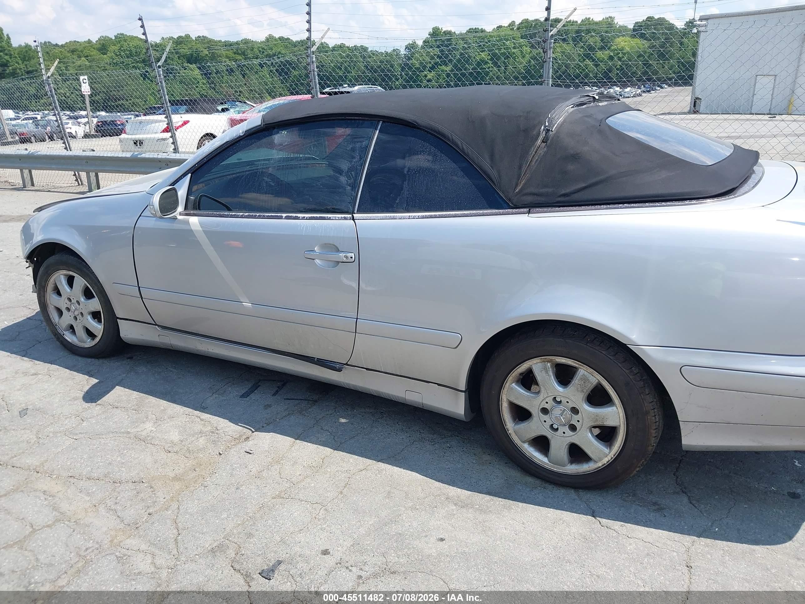 2003 Mercedes-benz Clk 320   Silver vin: WDBLK65GX3T134189