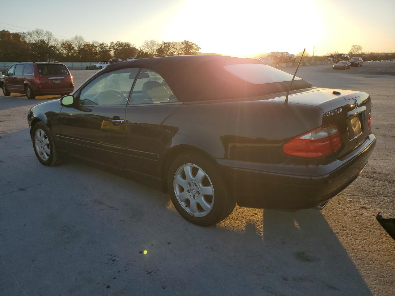 2003 Mercedes-benz Clk 320 Черный vin: WDBLK65GX3T144205