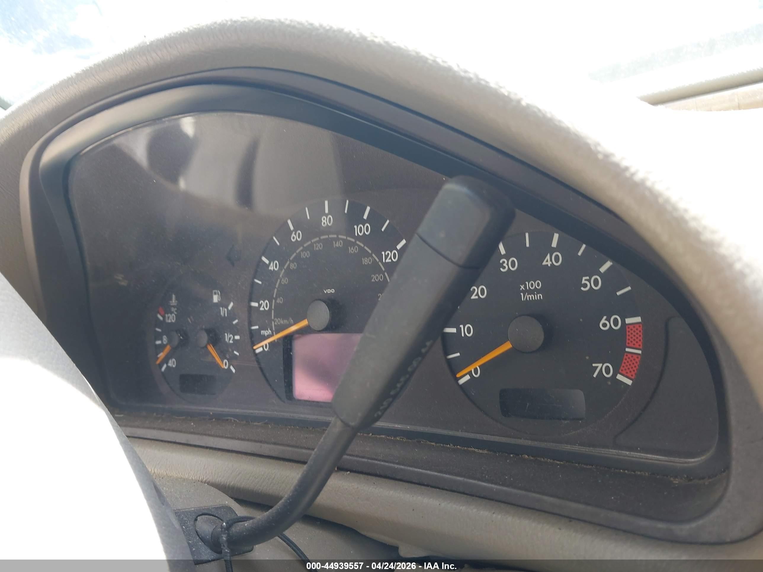 2000 Mercedes-benz Clk 320   Blue vin: WDBLK65GXYT030650