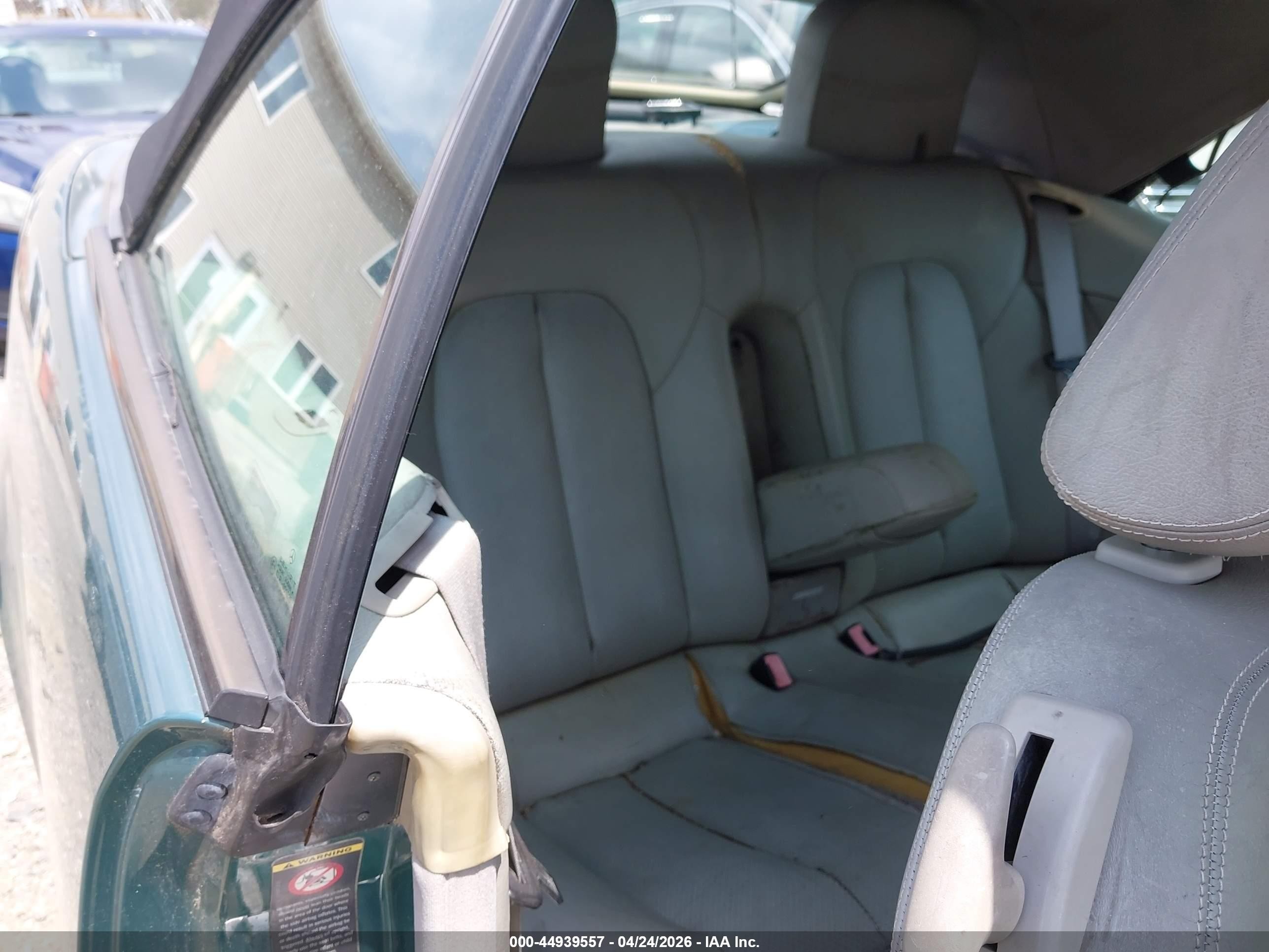 2000 Mercedes-benz Clk 320   Blue vin: WDBLK65GXYT030650