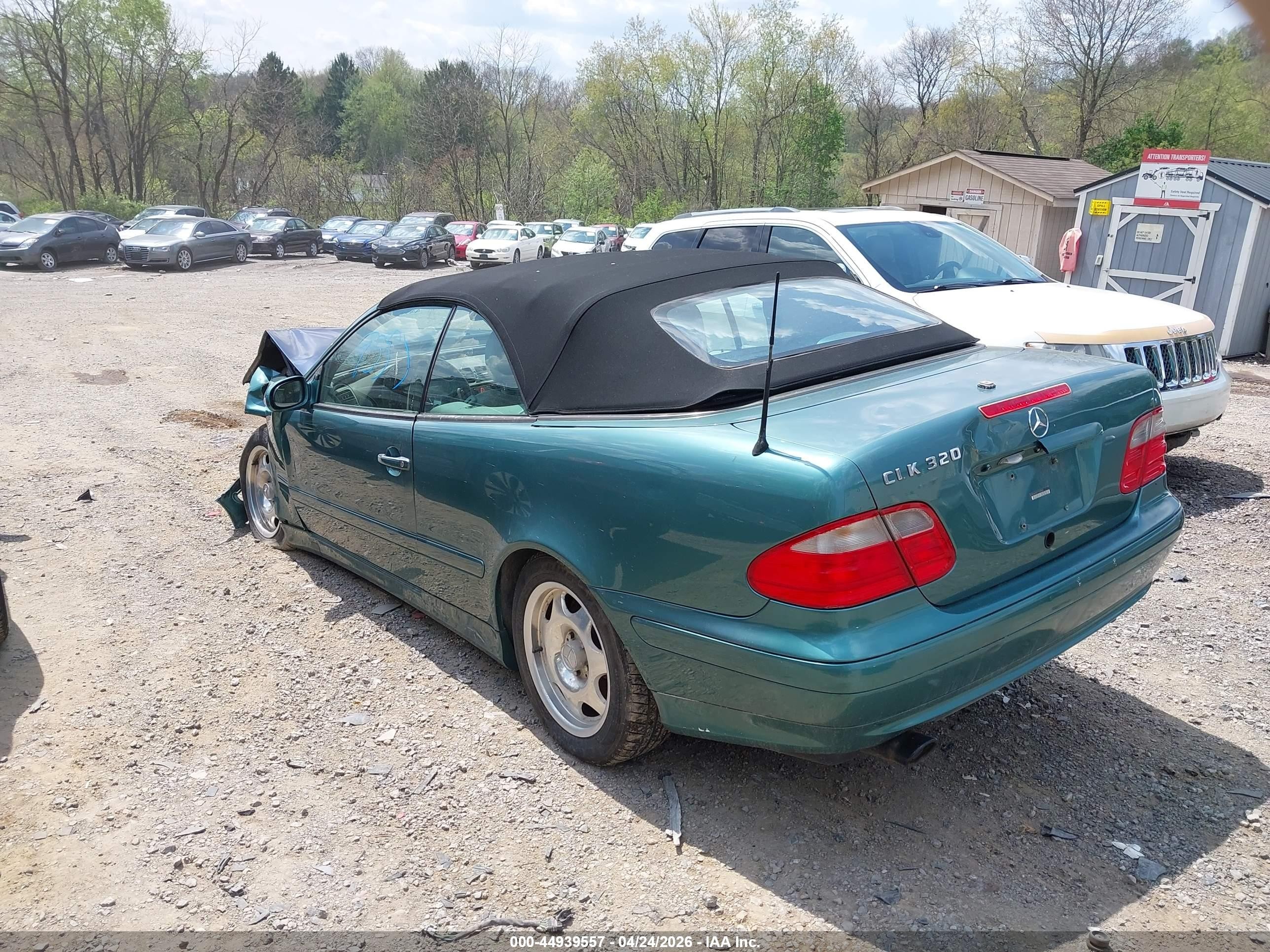2000 Mercedes-benz Clk 320   Blue vin: WDBLK65GXYT030650