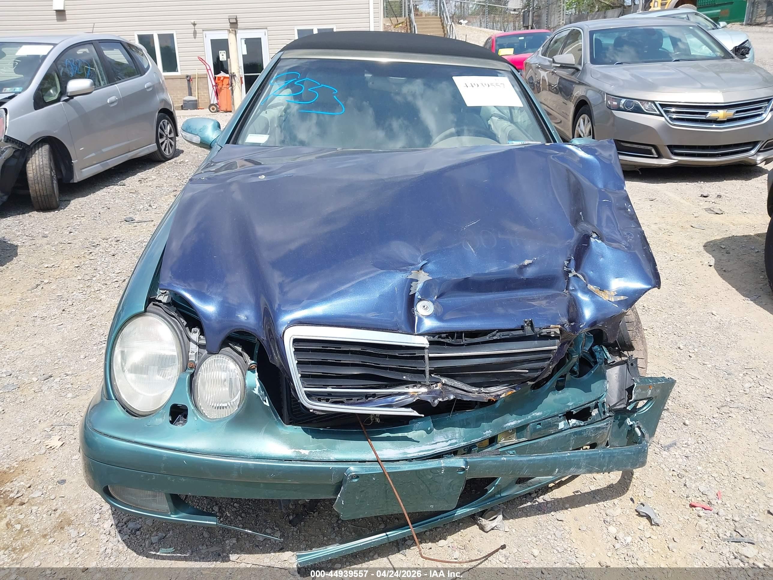 2000 Mercedes-benz Clk 320   Blue vin: WDBLK65GXYT030650