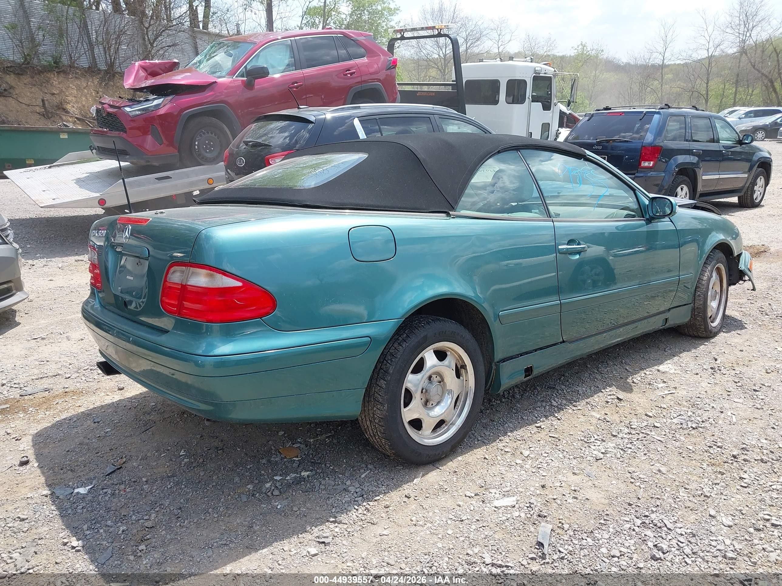 2000 Mercedes-benz Clk 320   Blue vin: WDBLK65GXYT030650