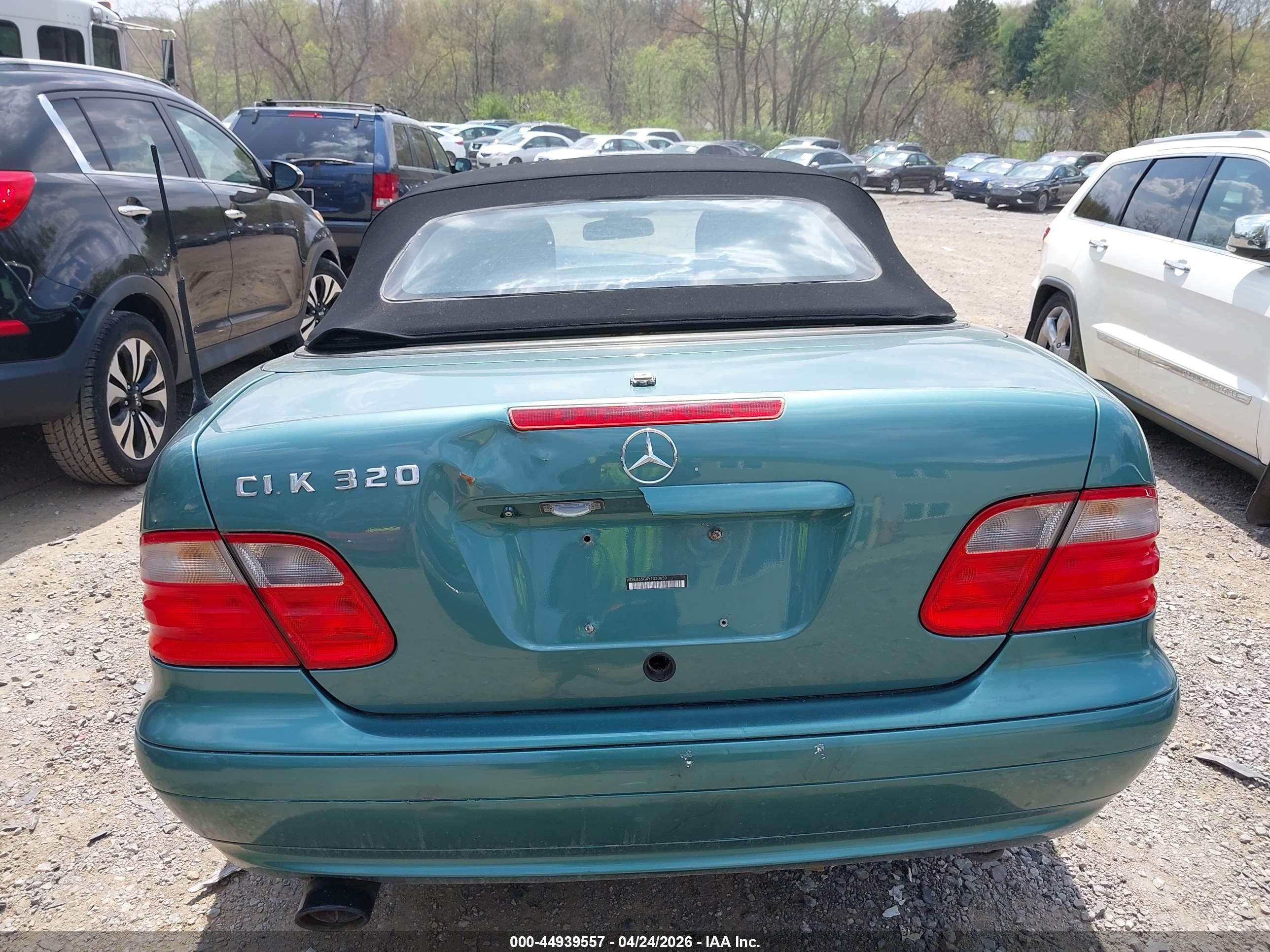 2000 Mercedes-benz Clk 320   Blue vin: WDBLK65GXYT030650