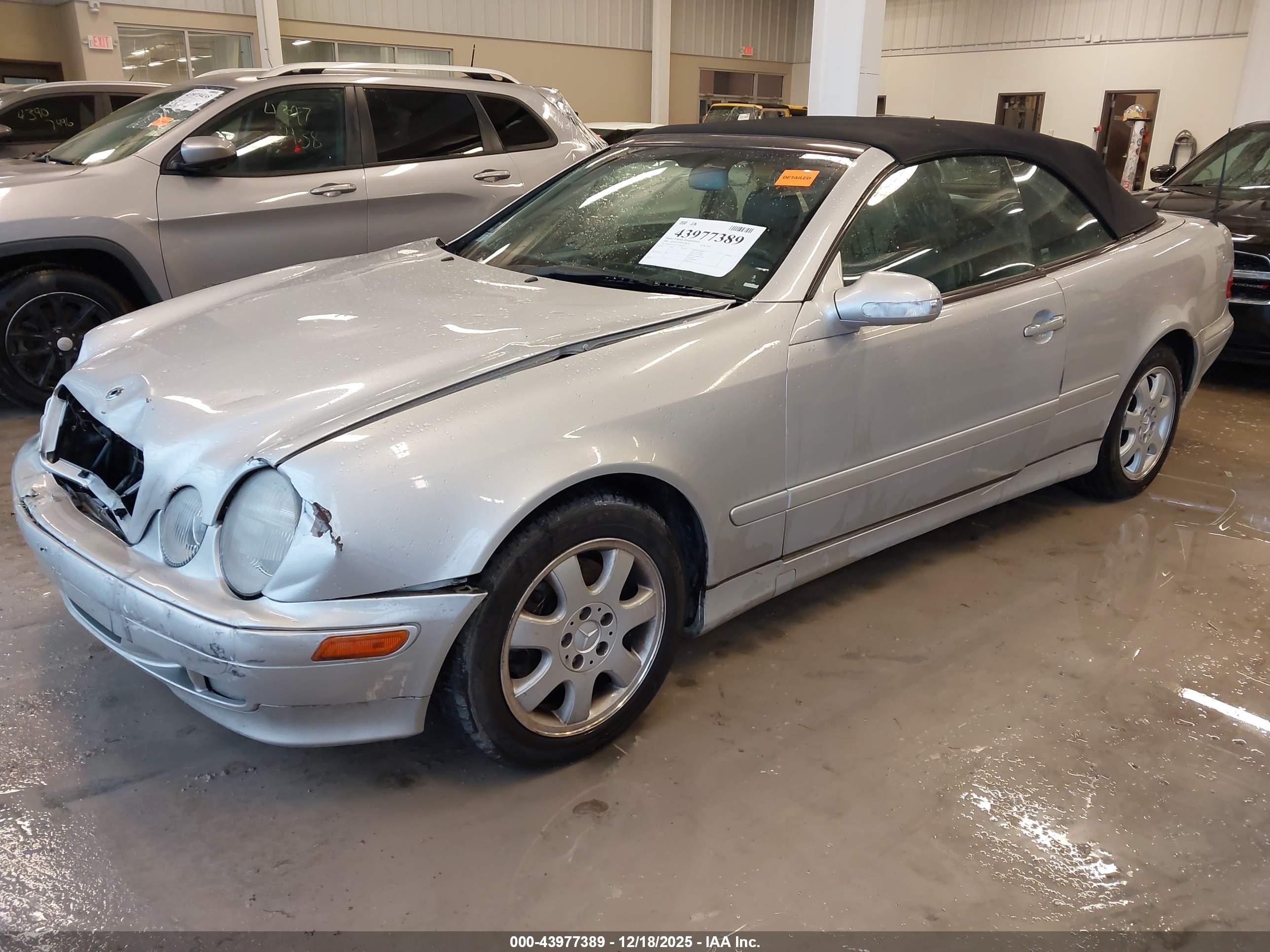 2000 Mercedes-benz Clk 320   Silver vin: WDBLK65GXYT044242