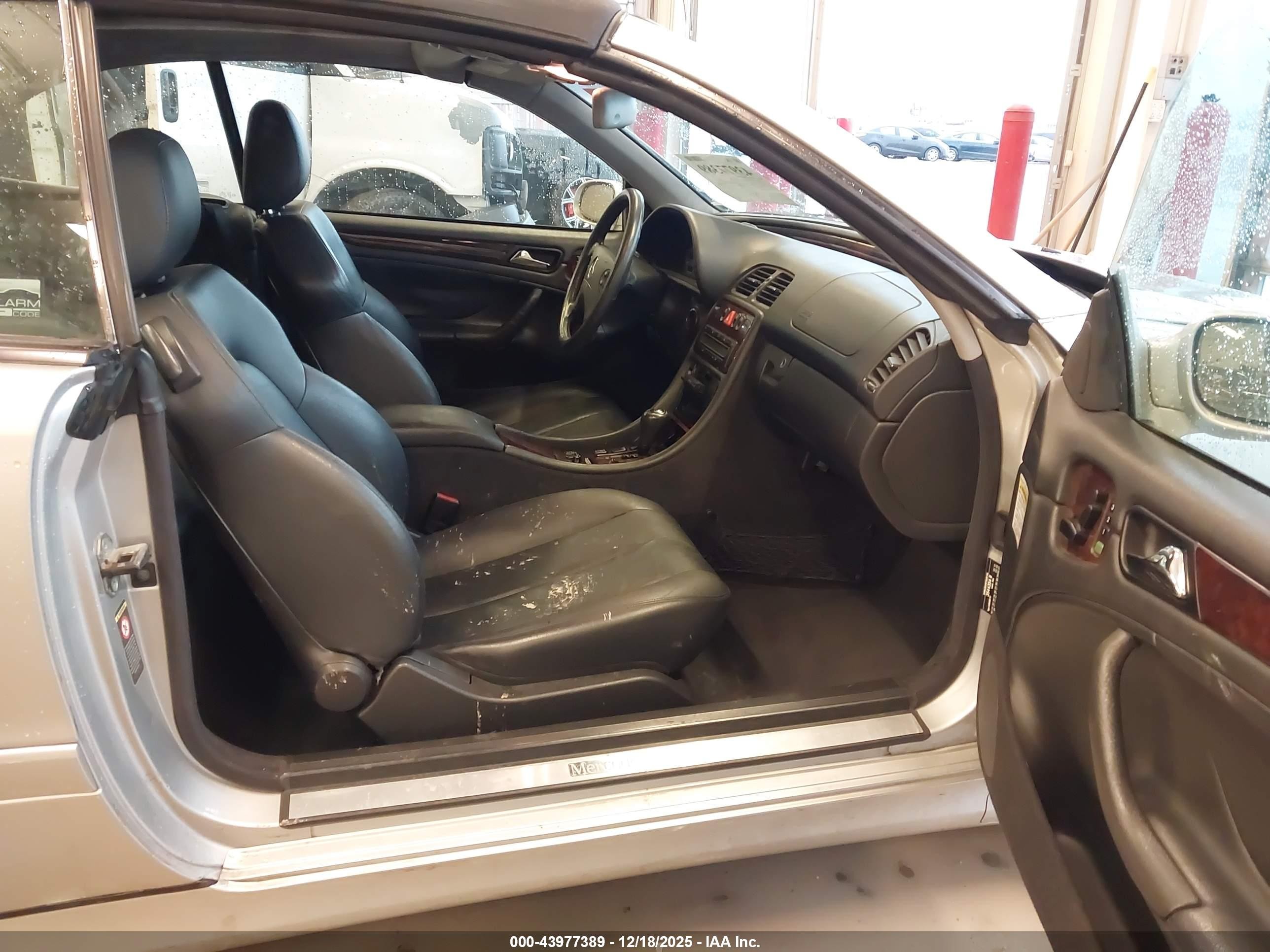 2000 Mercedes-benz Clk 320   Silver vin: WDBLK65GXYT044242