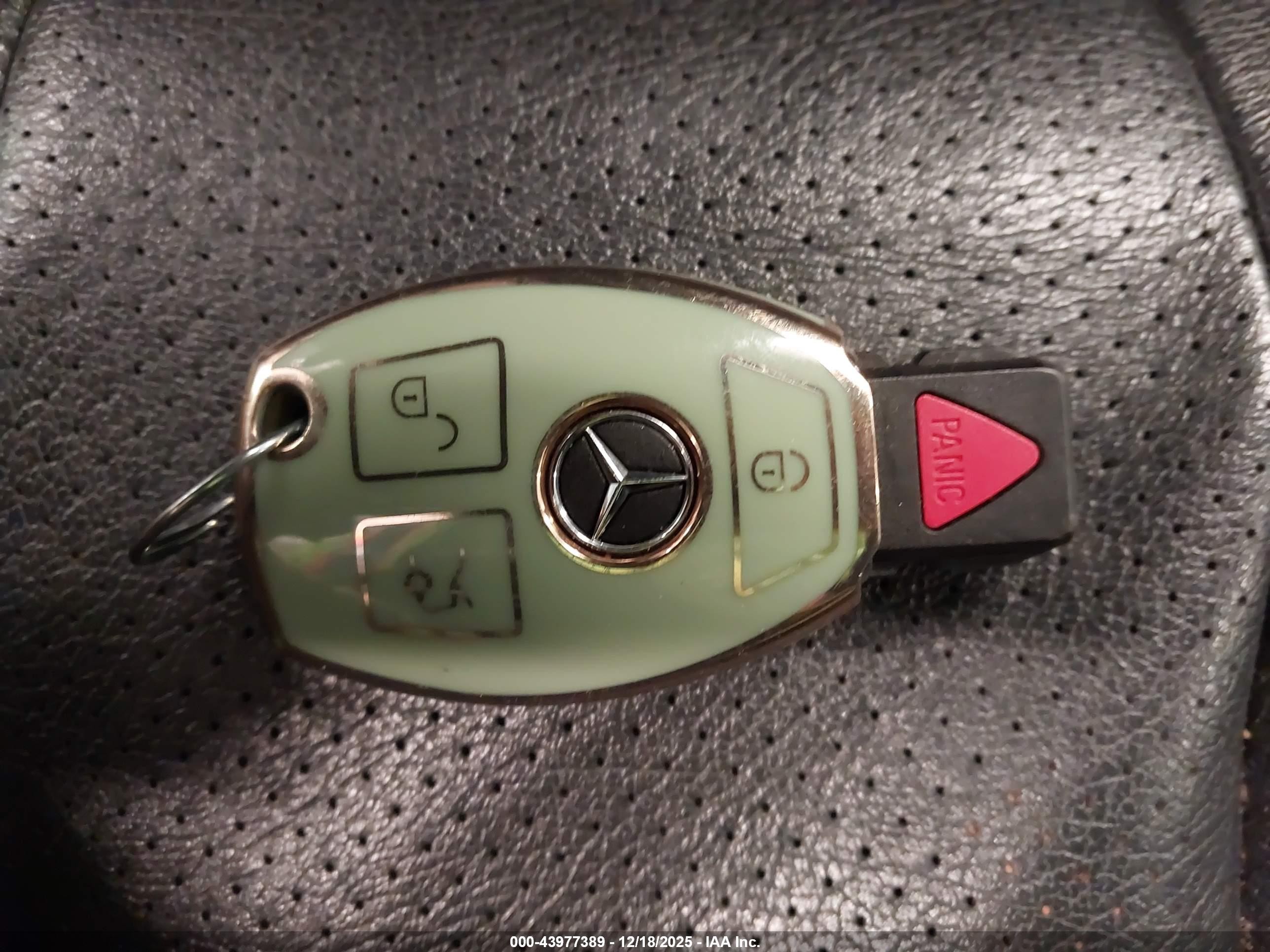 2000 Mercedes-benz Clk 320   Silver vin: WDBLK65GXYT044242