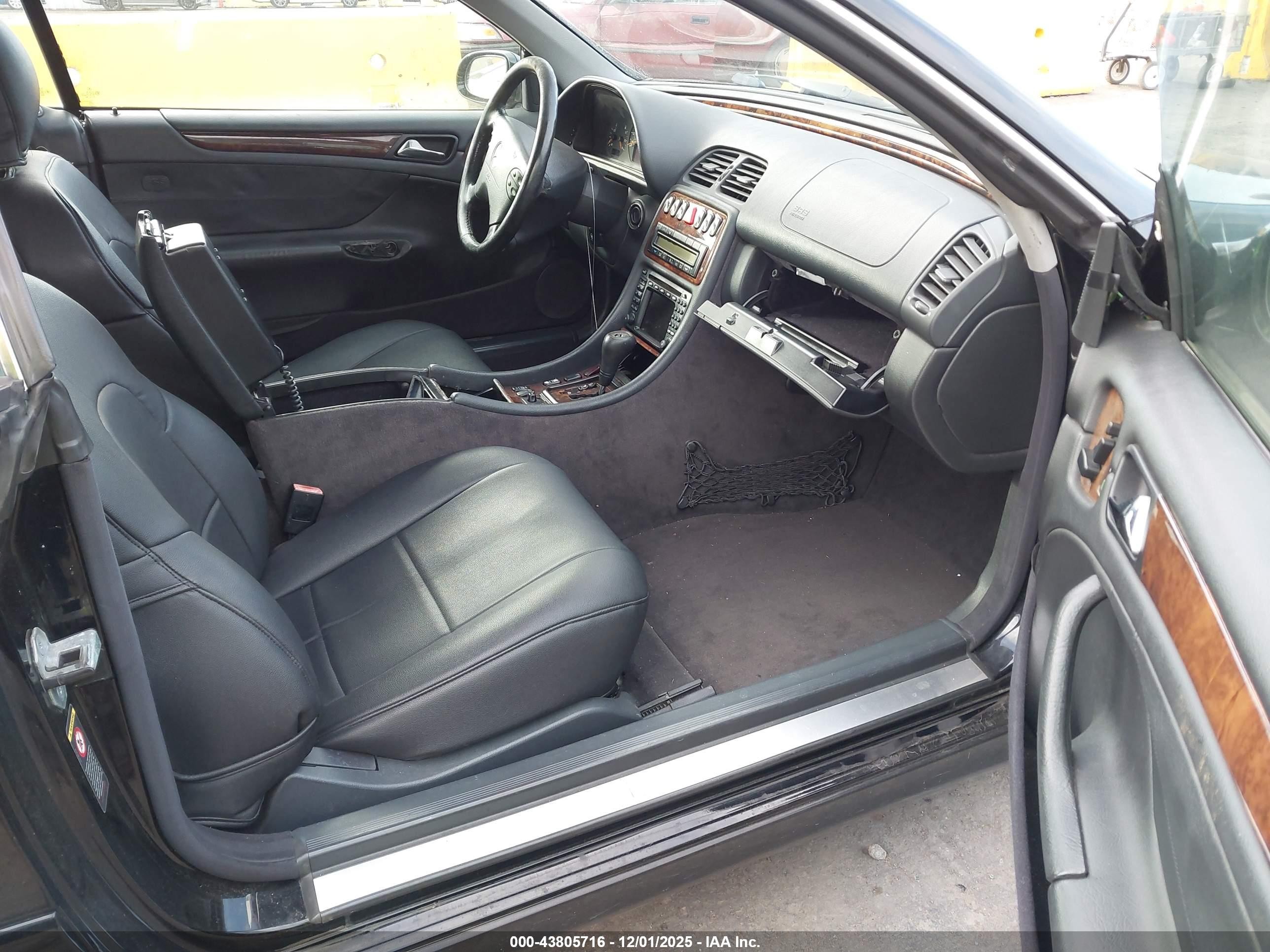 2000 Mercedes-benz Clk 320   Черный vin: WDBLK65GXYT051630