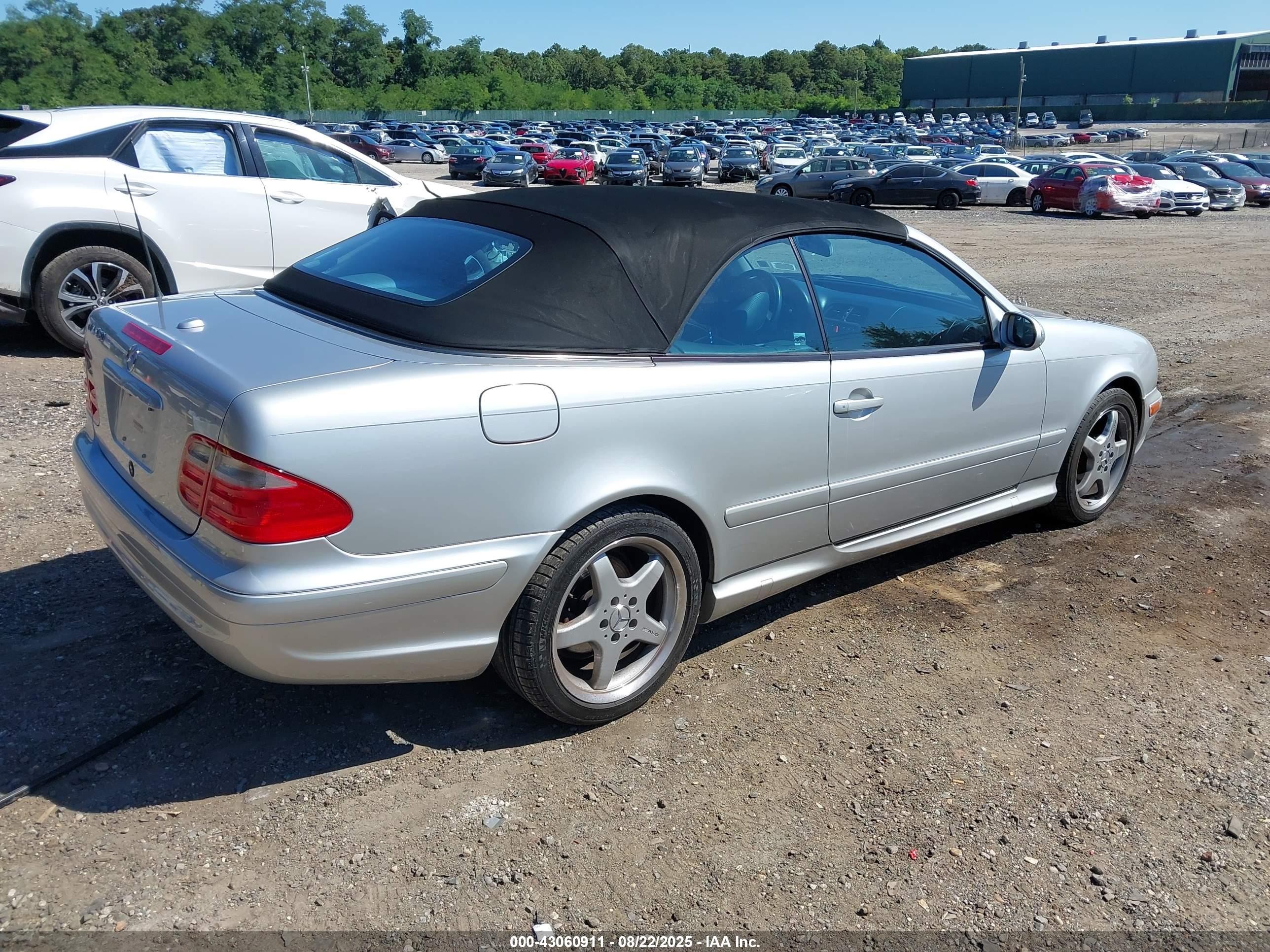 2002 Mercedes-benz Clk 430   White vin: WDBLK70G22T098719