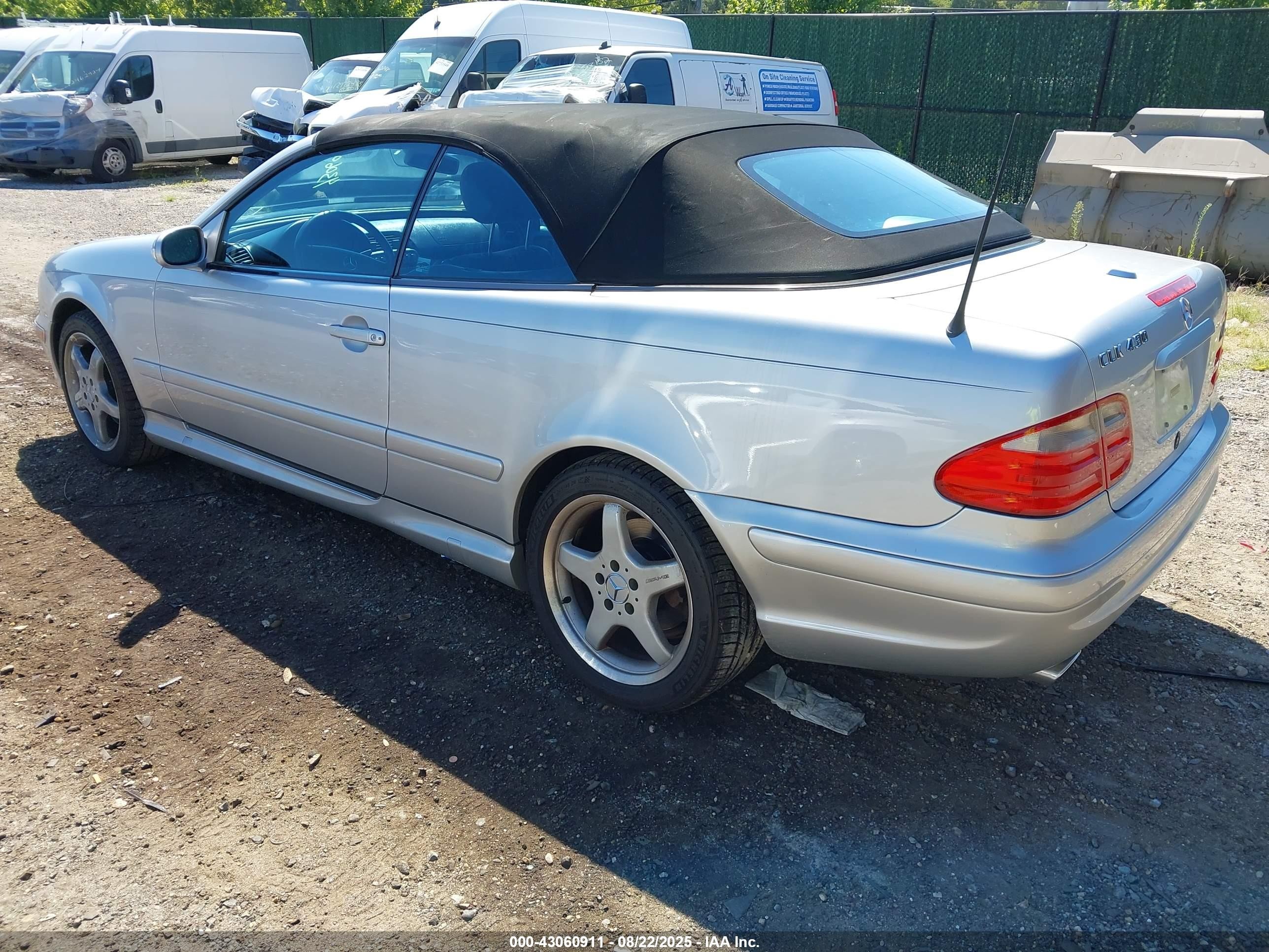 2002 Mercedes-benz Clk 430   White vin: WDBLK70G22T098719