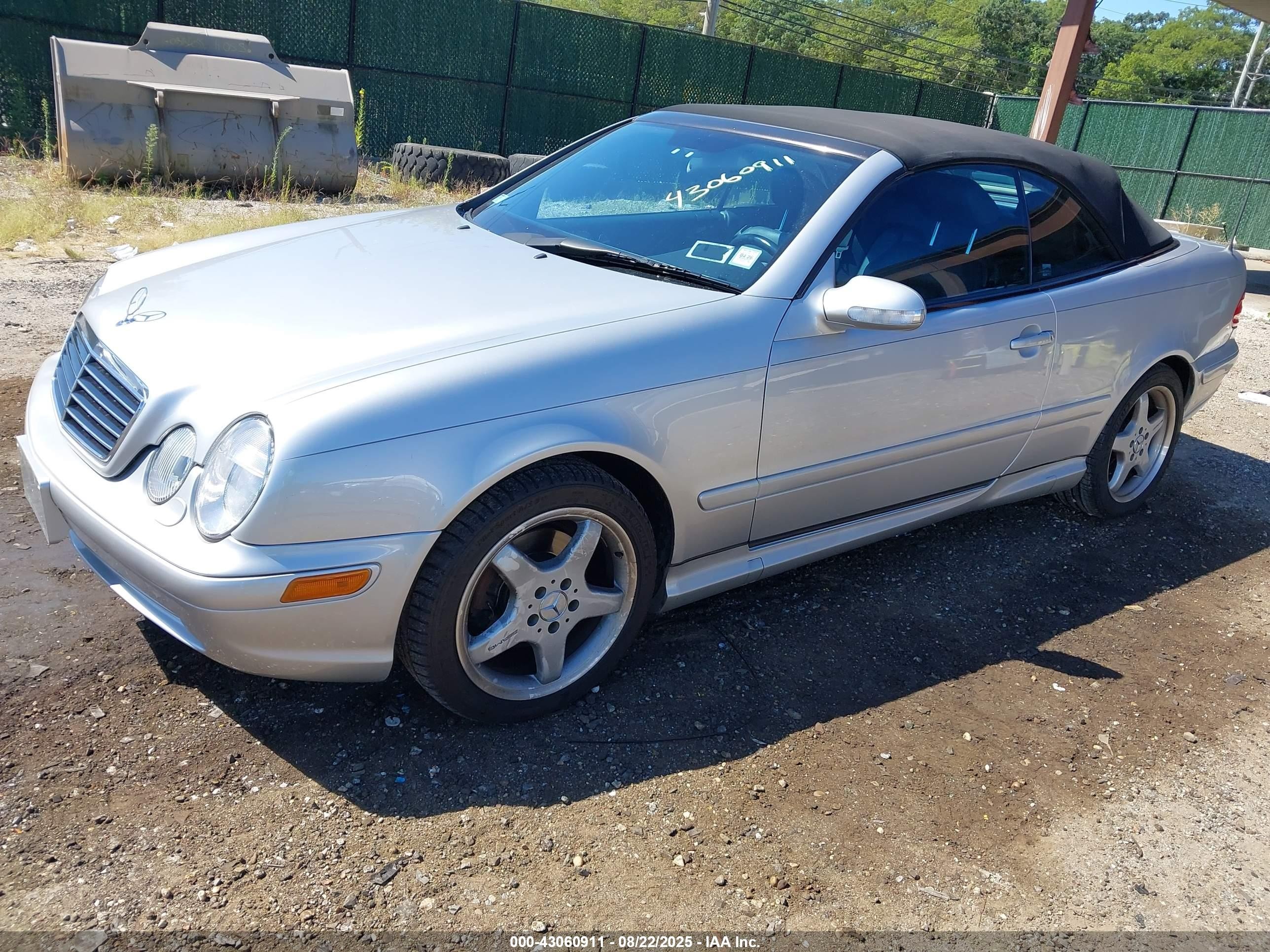 2002 Mercedes-benz Clk 430   White vin: WDBLK70G22T098719