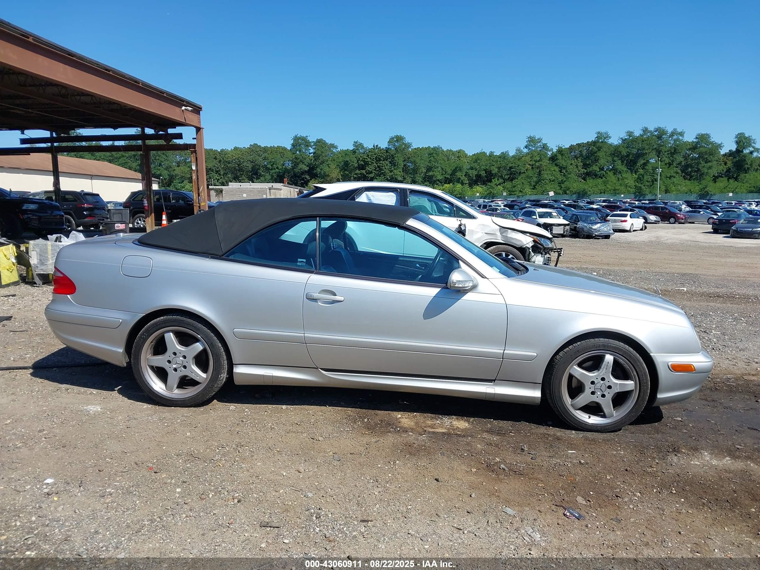 2002 Mercedes-benz Clk 430   White vin: WDBLK70G22T098719