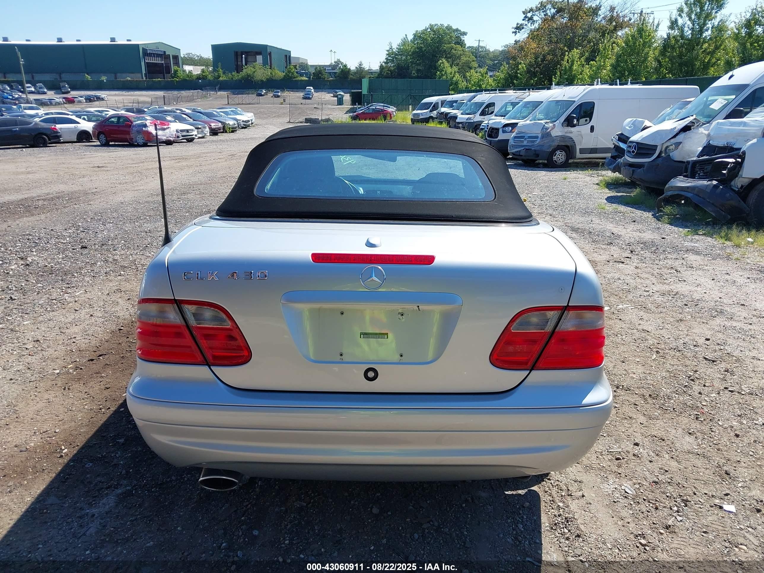 2002 Mercedes-benz Clk 430   White vin: WDBLK70G22T098719