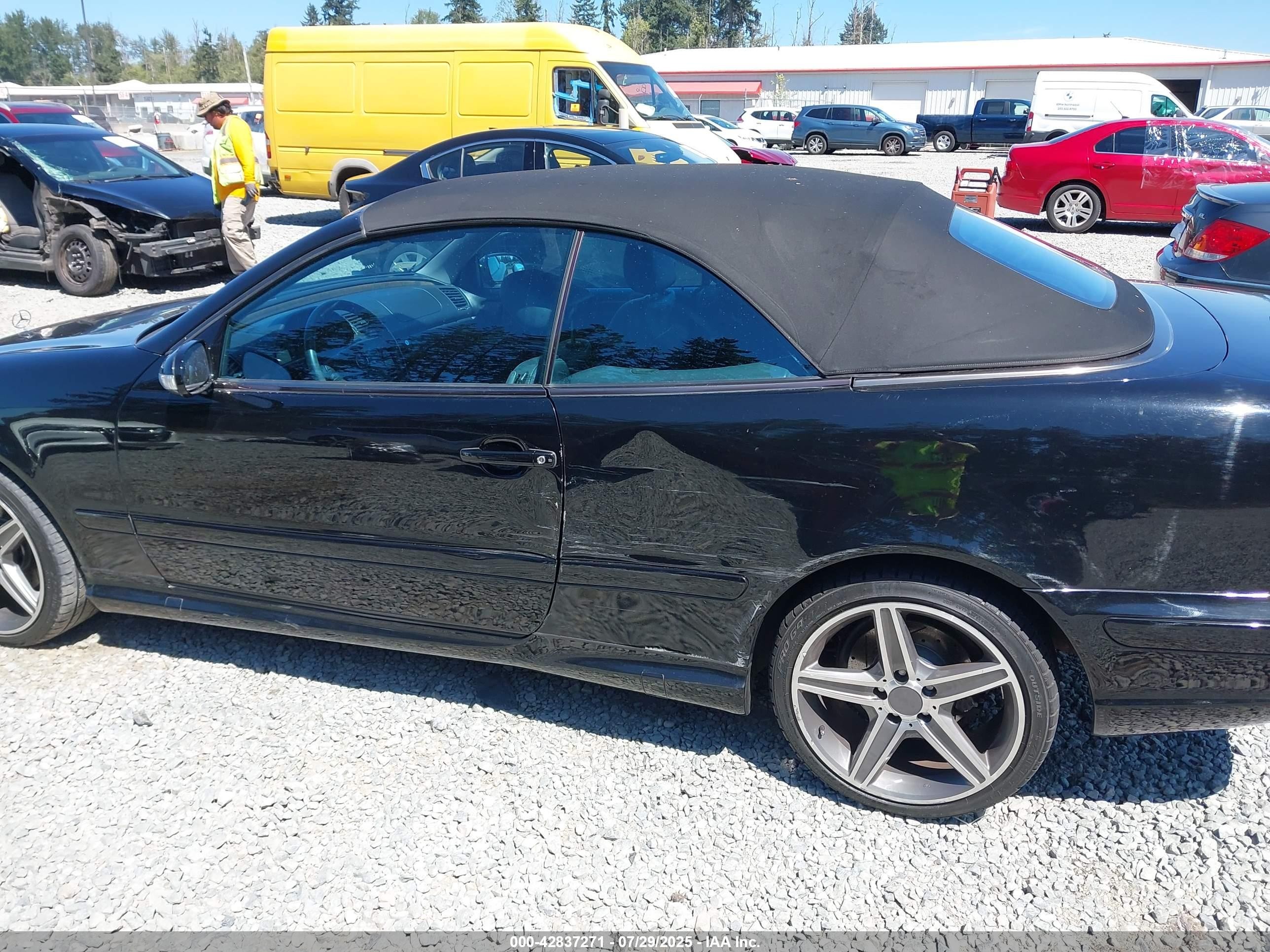 2000 Mercedes-benz Clk 430   Black vin: WDBLK70G2YT047715