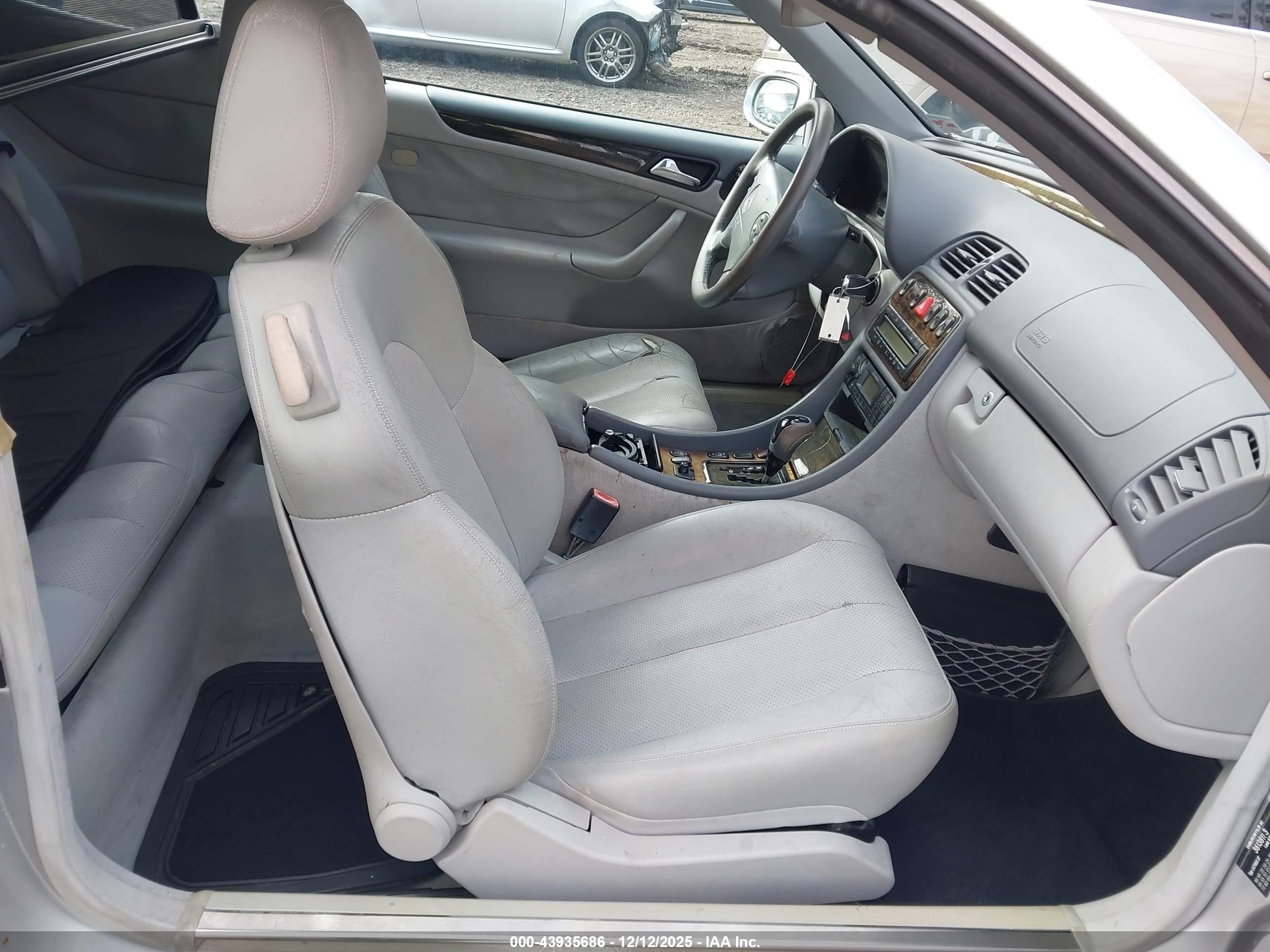 2003 Mercedes-benz Clk 430   Silver vin: WDBLK70G33T143071