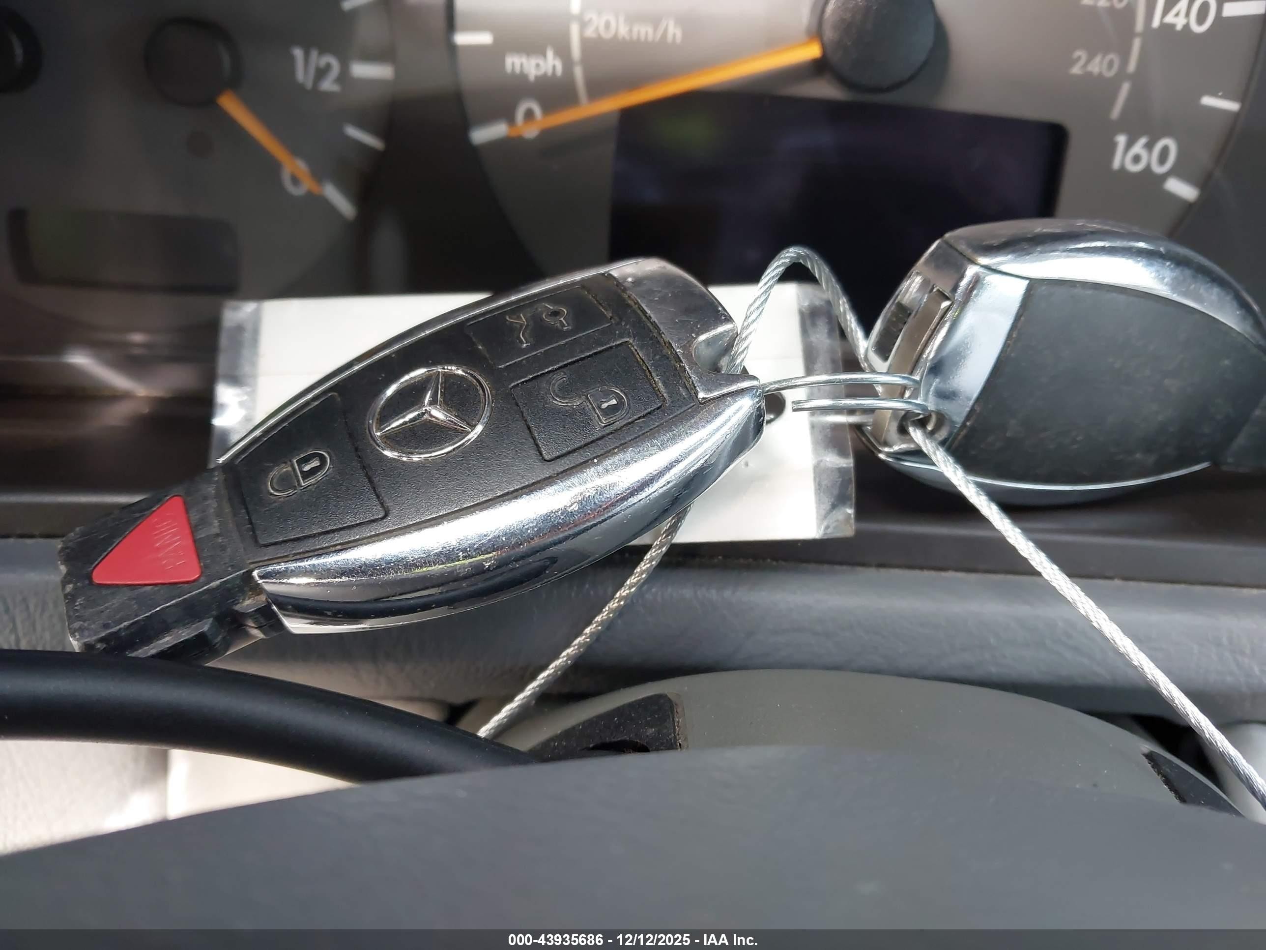 2003 Mercedes-benz Clk 430   Silver vin: WDBLK70G33T143071