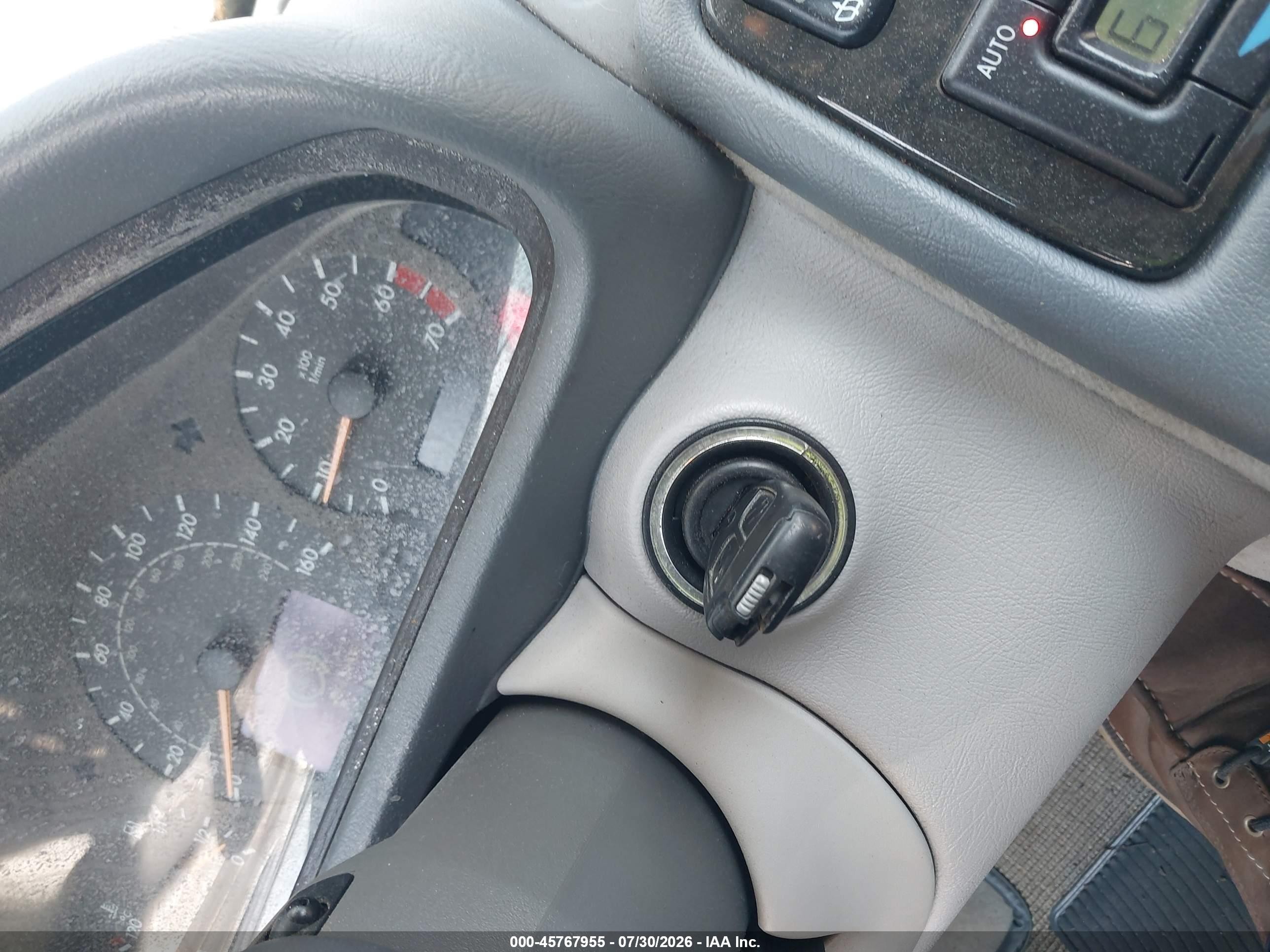 2002 Mercedes-benz Clk 430   Серебряный vin: WDBLK70G42T103371