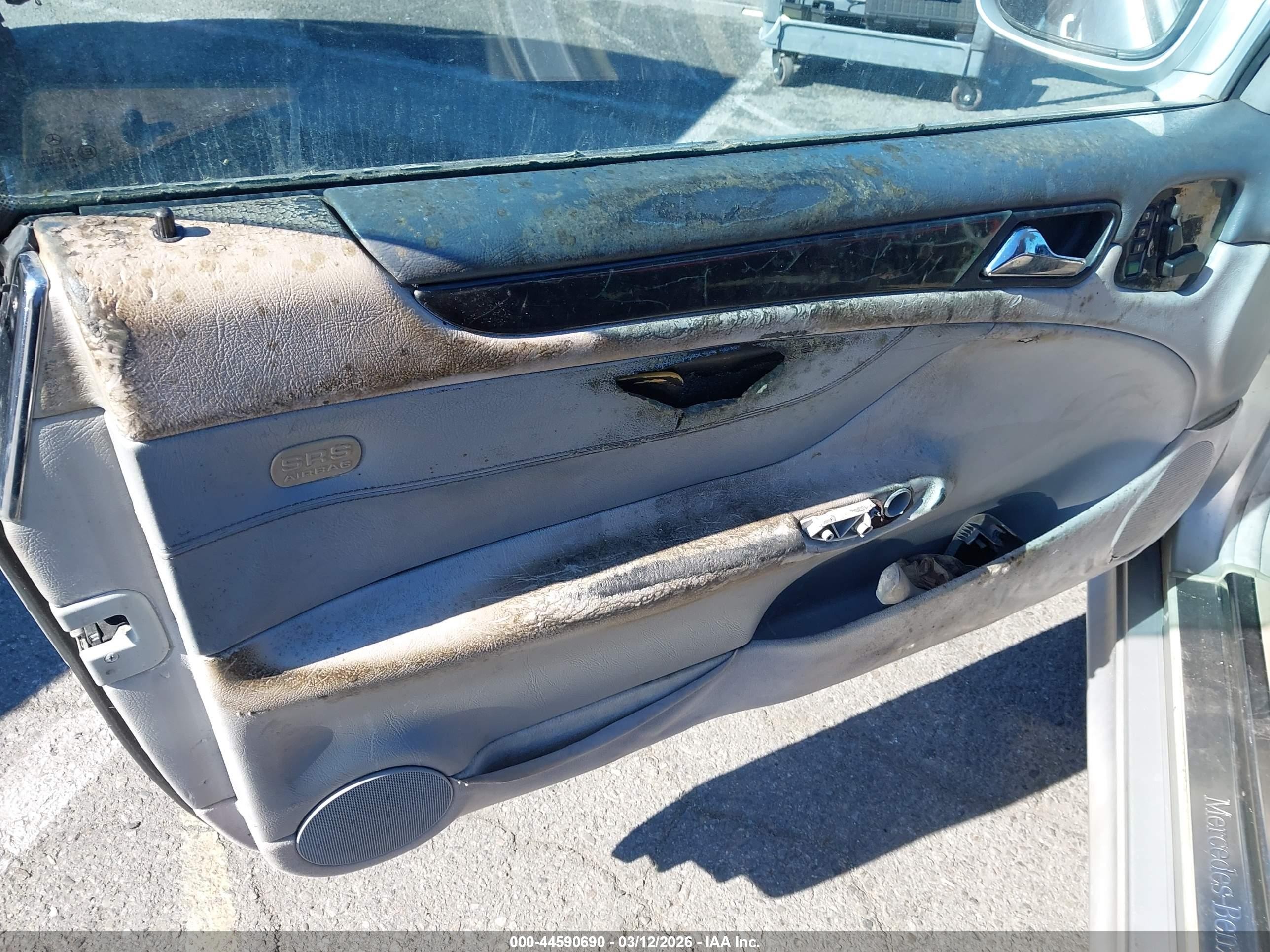 2000 Mercedes-benz Clk 430   Silver vin: WDBLK70G4YT031581