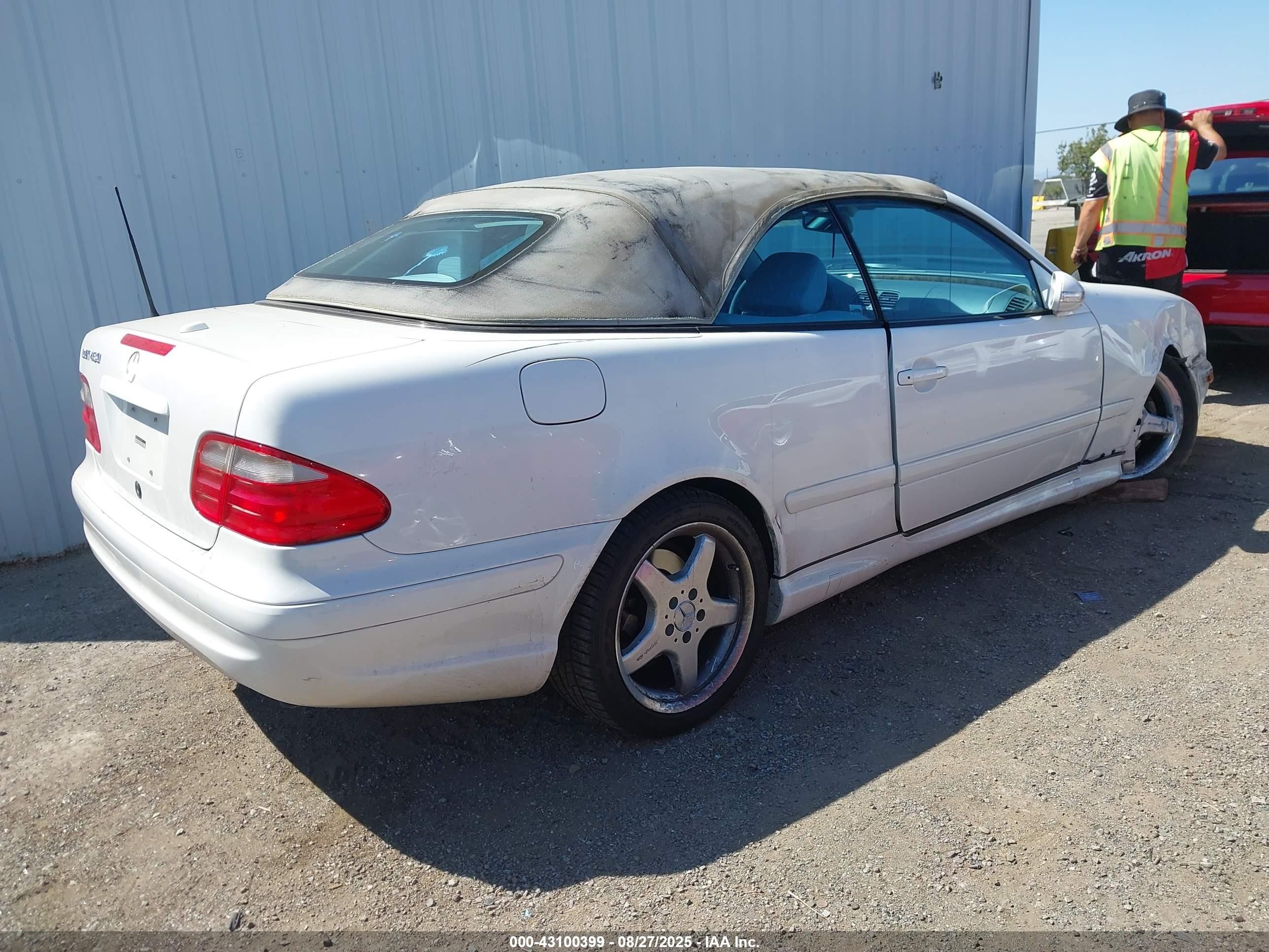 2002 Mercedes-benz Clk 430   White vin: WDBLK70G62T105638