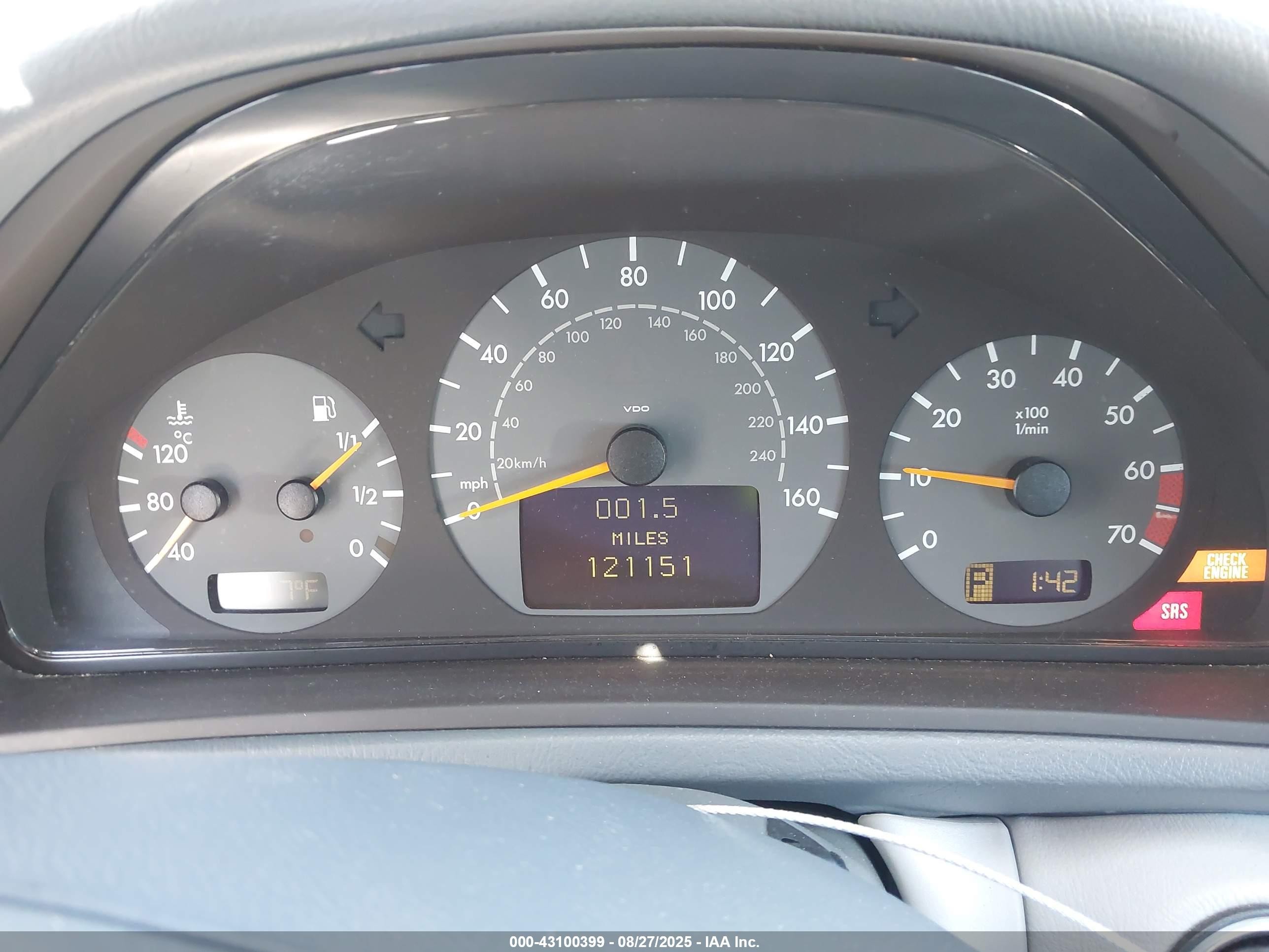 2002 Mercedes-benz Clk 430   White vin: WDBLK70G62T105638