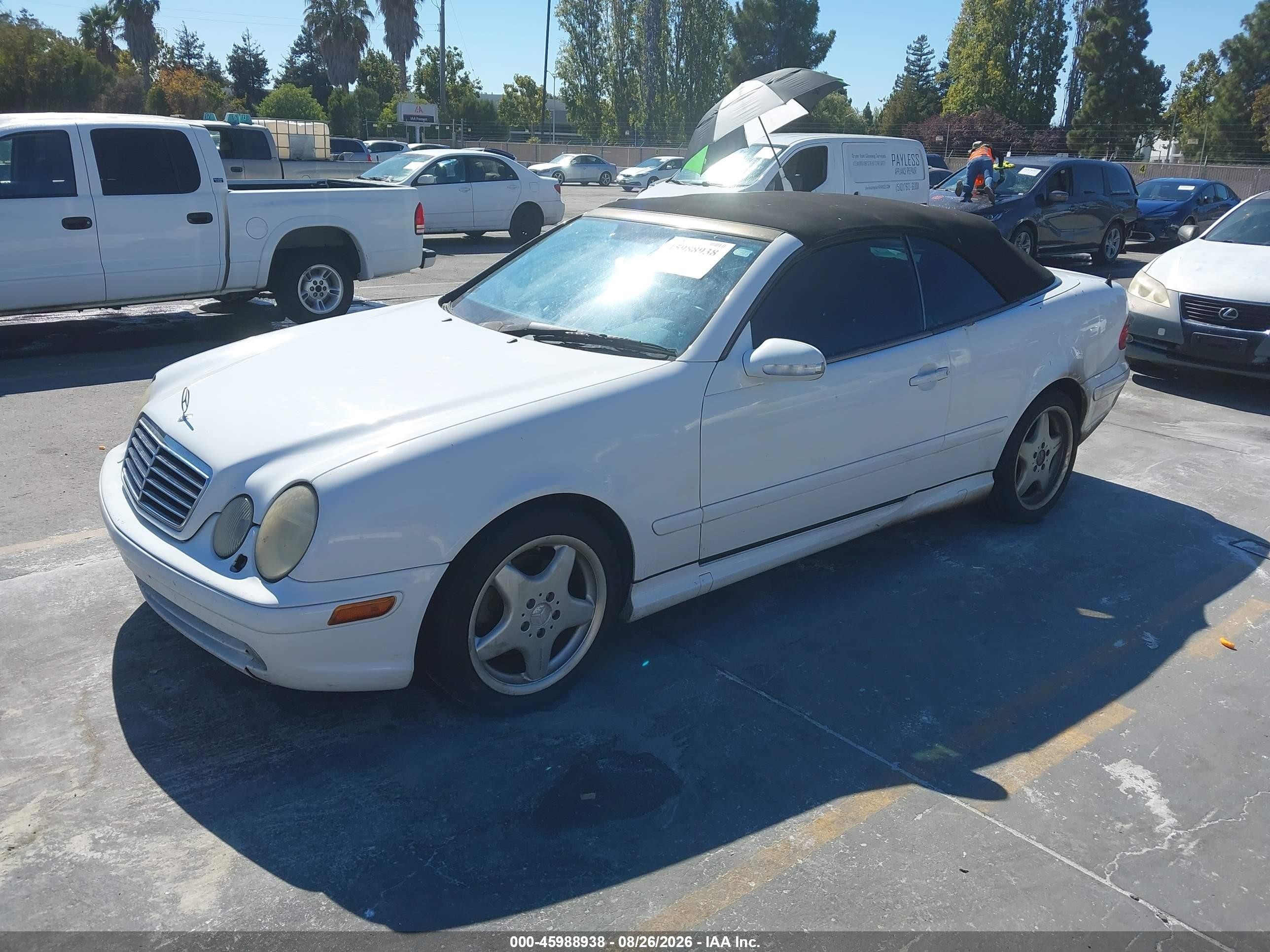 2000 Mercedes-benz Clk 430   White vin: WDBLK70G7YT052814