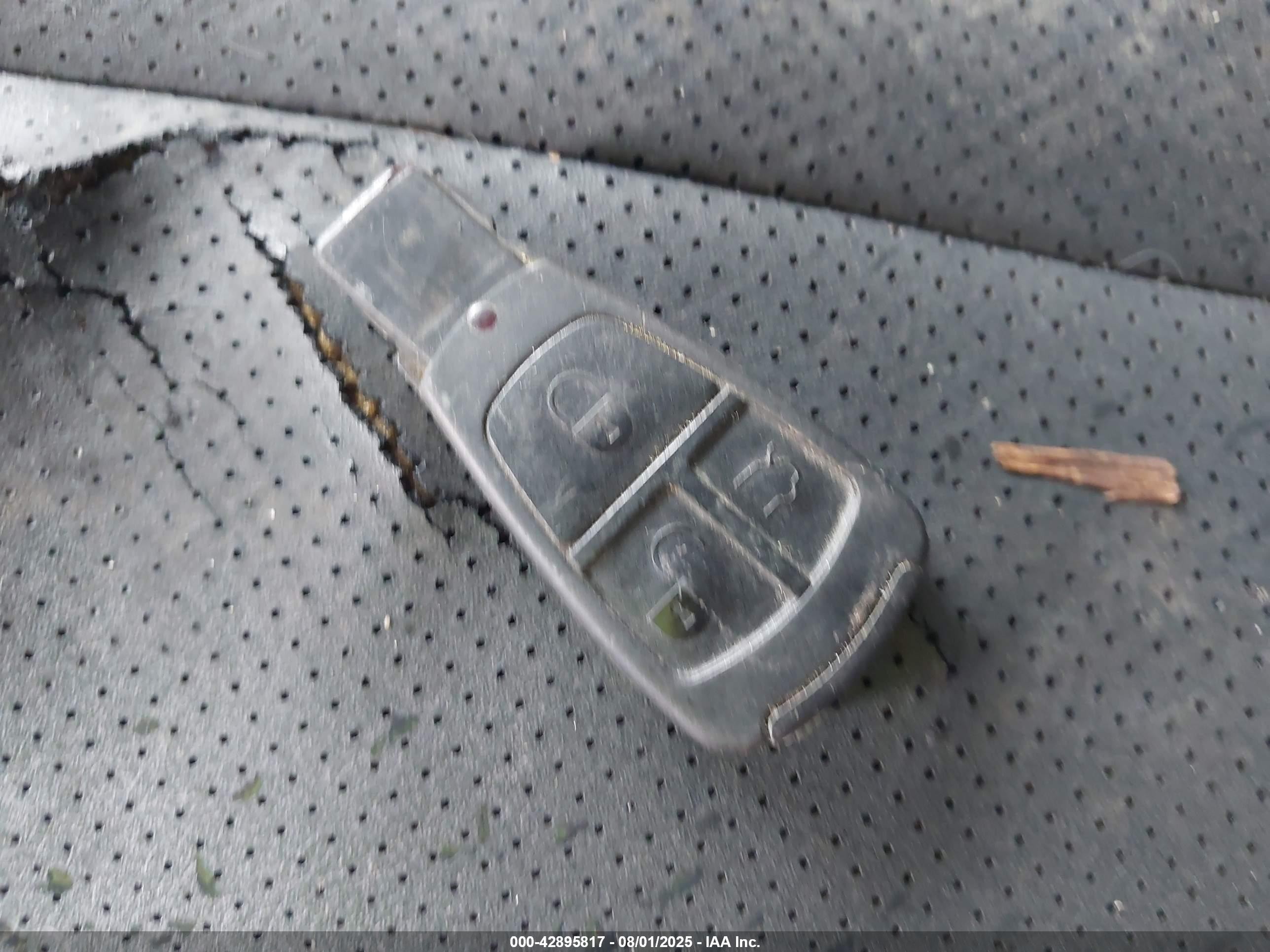 2000 Mercedes-benz Clk 430   Silver vin: WDBLK70G8YT043104