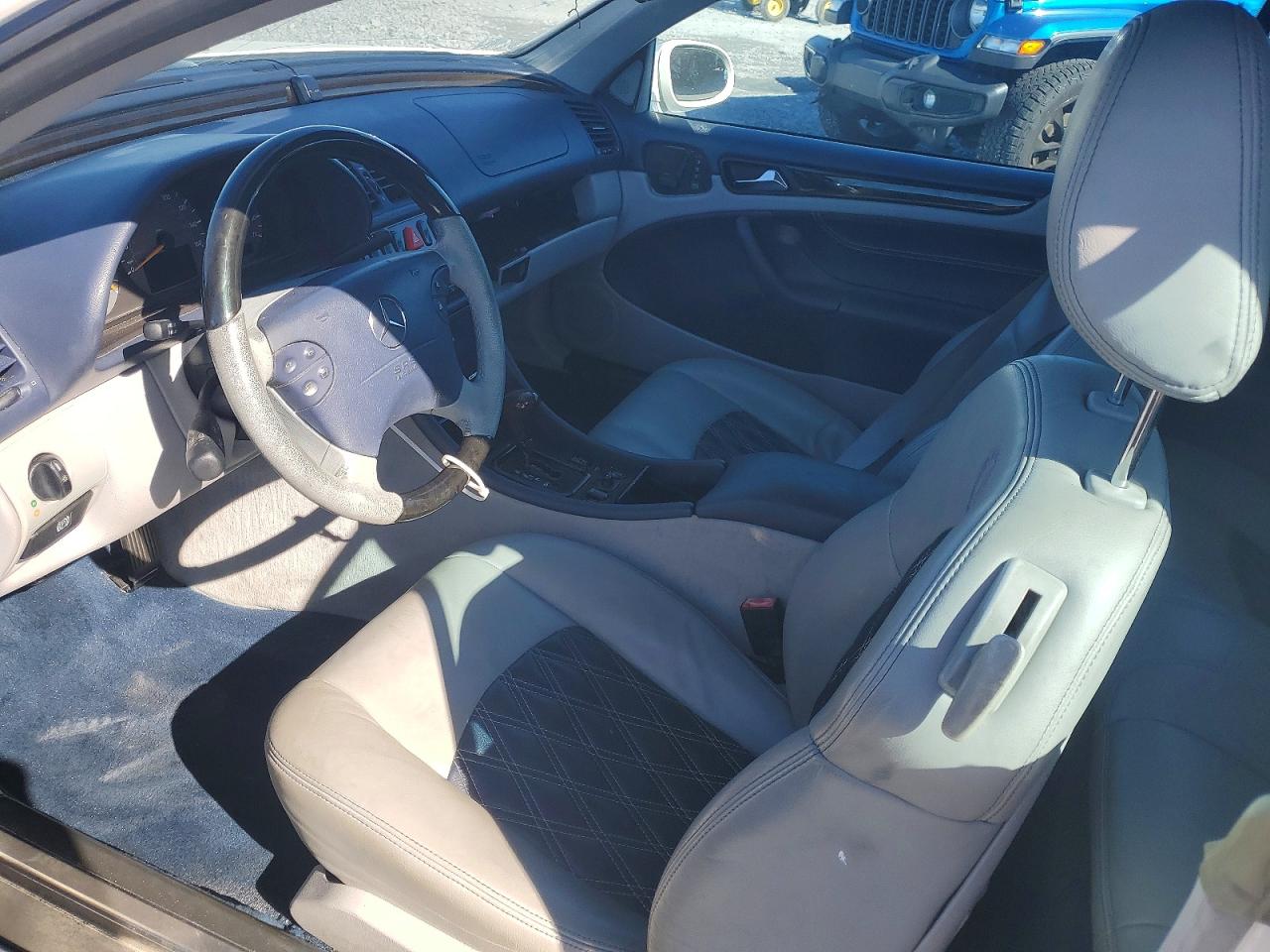 2003 Mercedes-benz Clk 430 White vin: WDBLK70GX3T129734