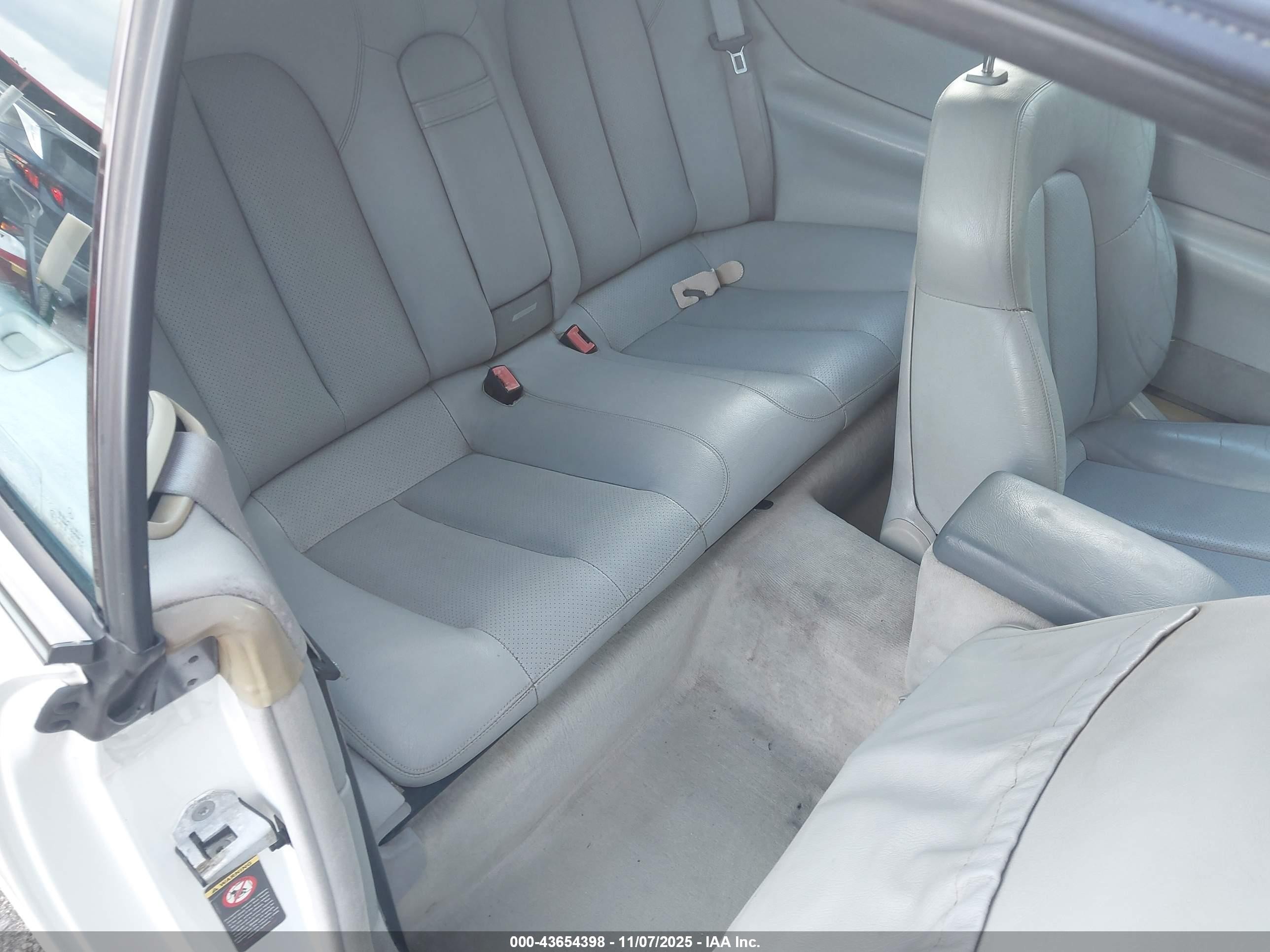 2000 Mercedes-benz Clk 430 White vin: WDBLK70GXYT044111