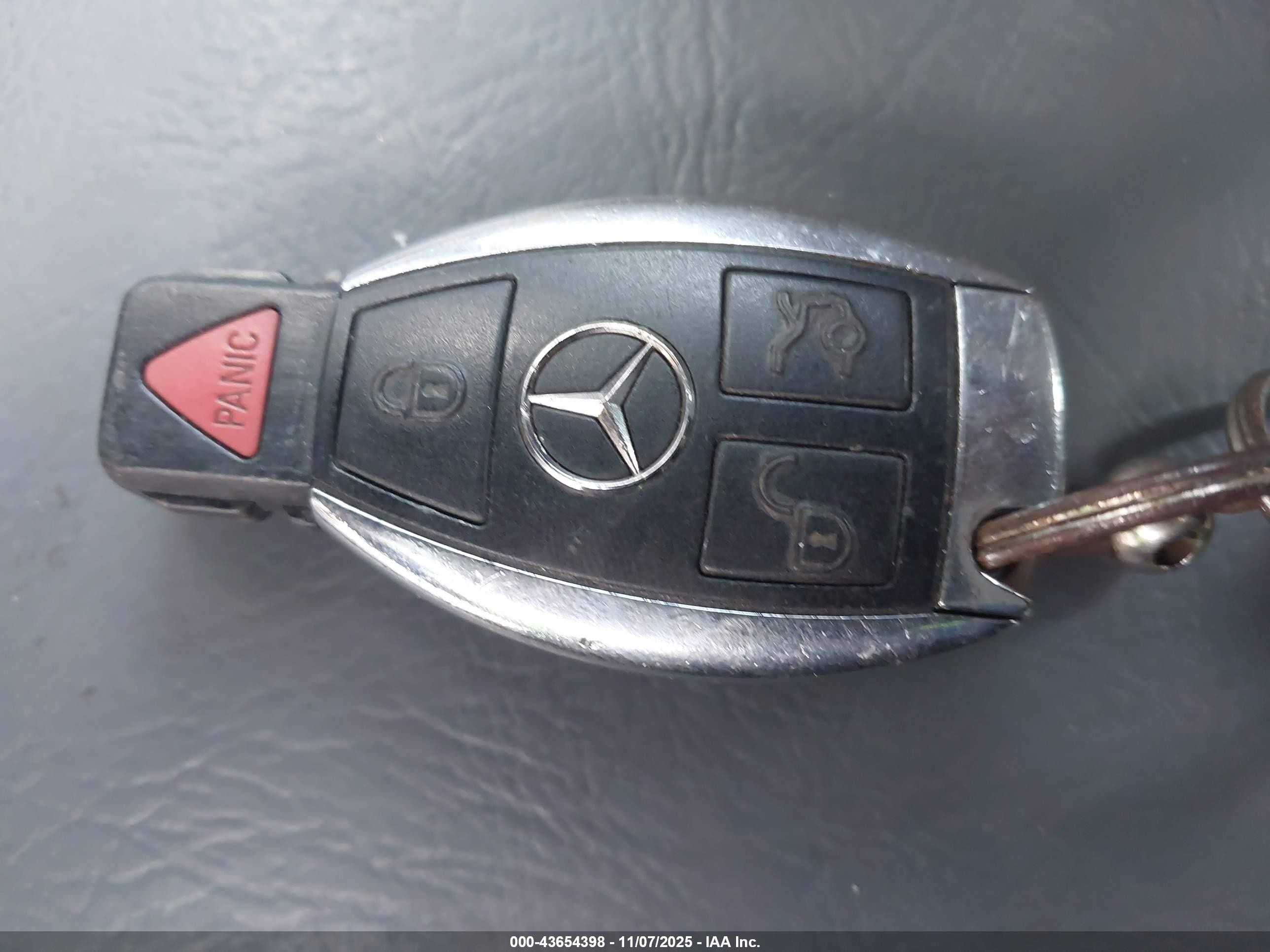 2000 Mercedes-benz Clk 430 White vin: WDBLK70GXYT044111