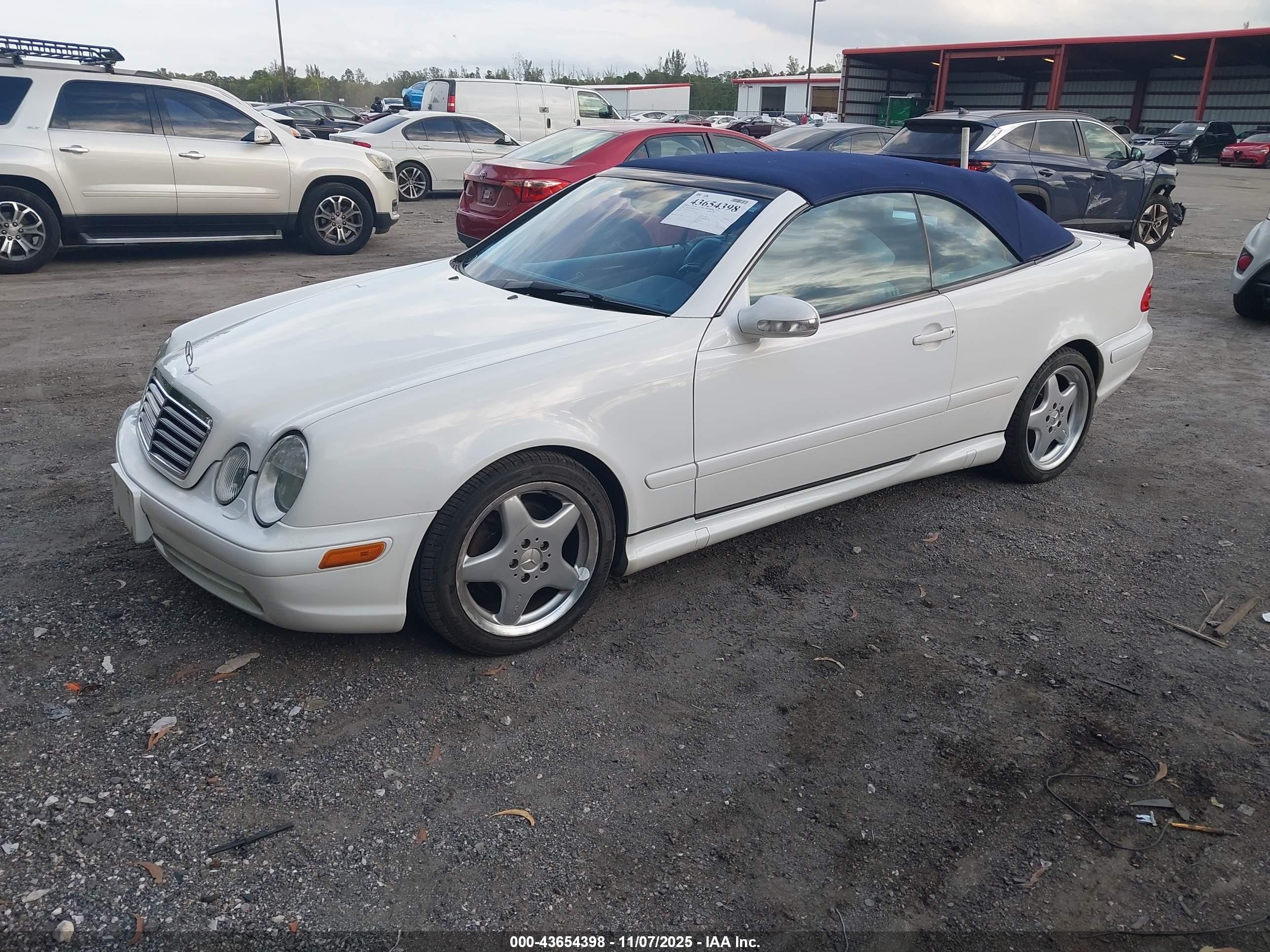 2000 Mercedes-benz Clk 430 White vin: WDBLK70GXYT044111